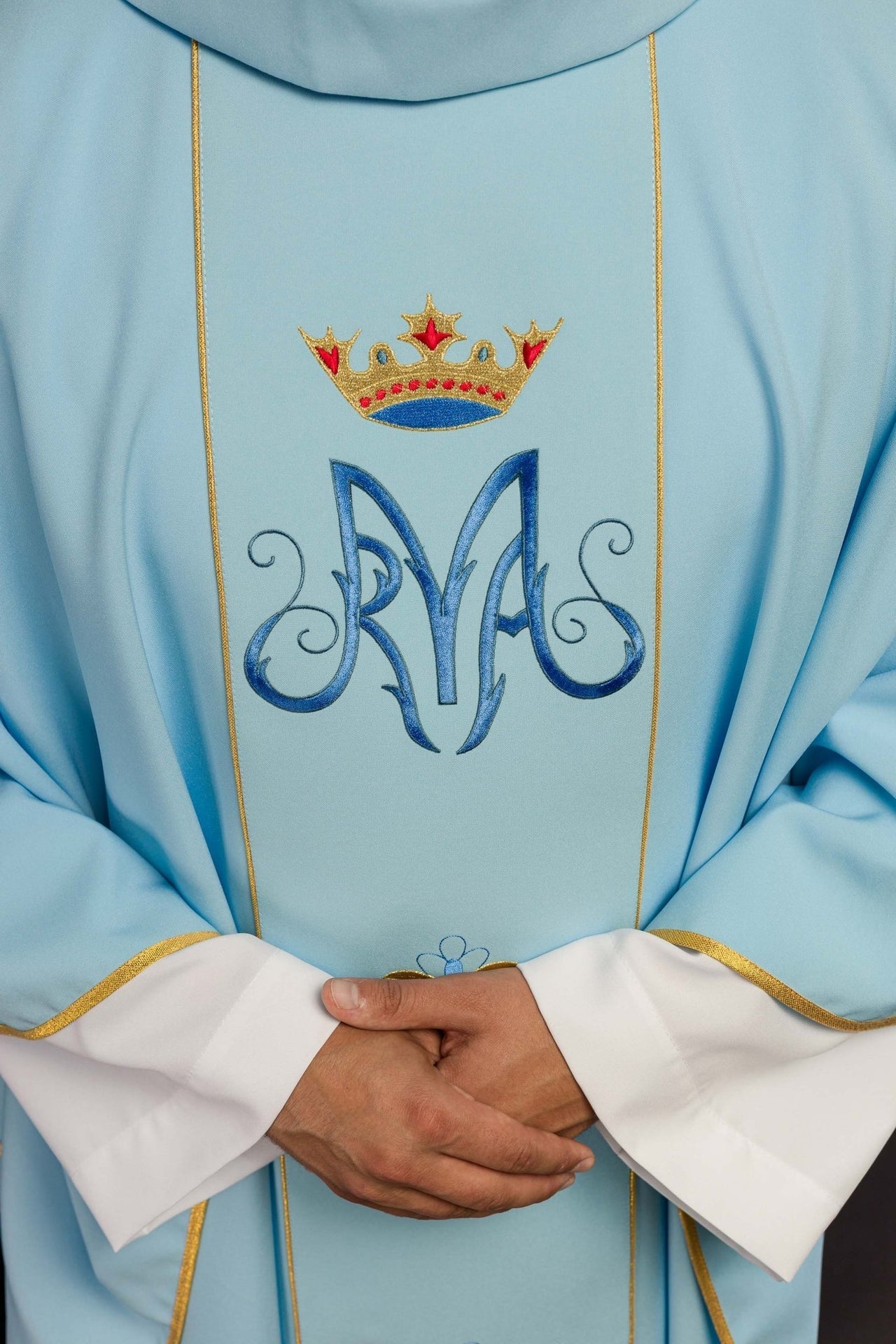 Ornat Maryjny Niebieski z Haftem - Szaty Liturgiczne - SZATYLITURGICZNE.PL