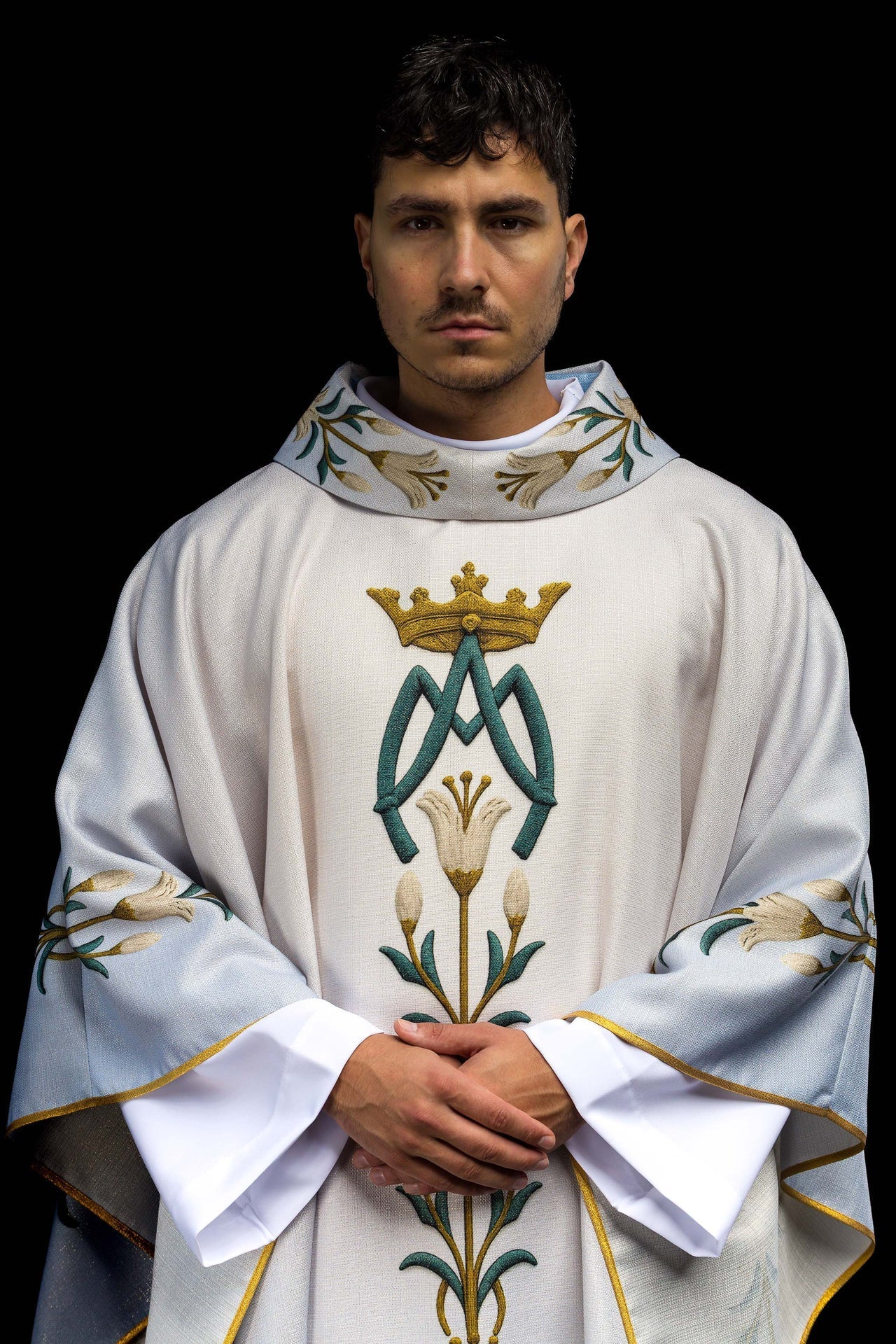 Ornat Maryjny Niebiesko - Ecru Lilie i Monogram - Druk Wysokiej Jakości - SZATYLITURGICZNE.PL
