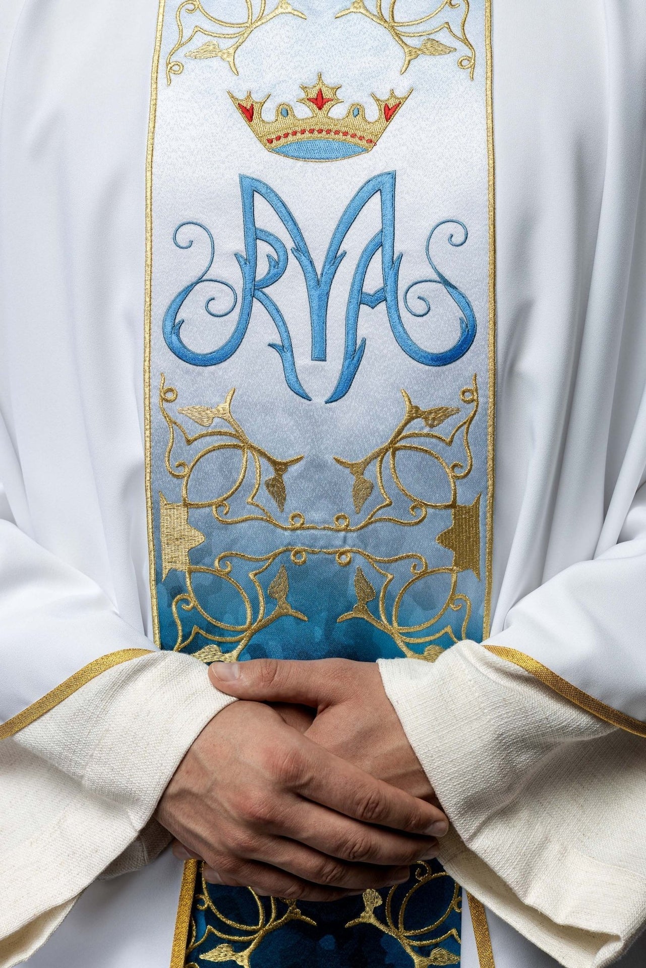Ornat Maryjny z Haftem i Sublimacją - Szaty Liturgiczne - SZATYLITURGICZNE.PL