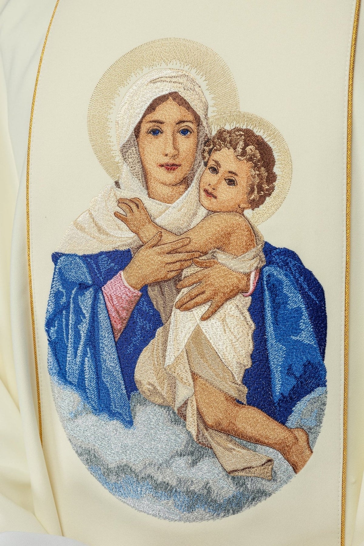 Ornat Maryjny Złoty z Haftem Matki Bożej z Dzieciątkiem - SZATYLITURGICZNE.PL