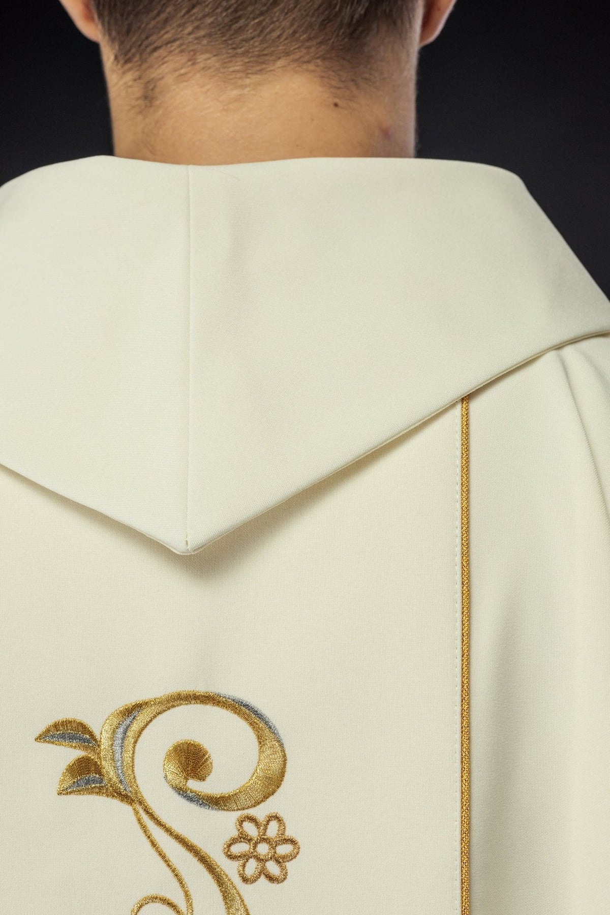 Ornat Maryjny Złoty z Haftem Serca Maryi - Elegancki - SZATYLITURGICZNE.PL