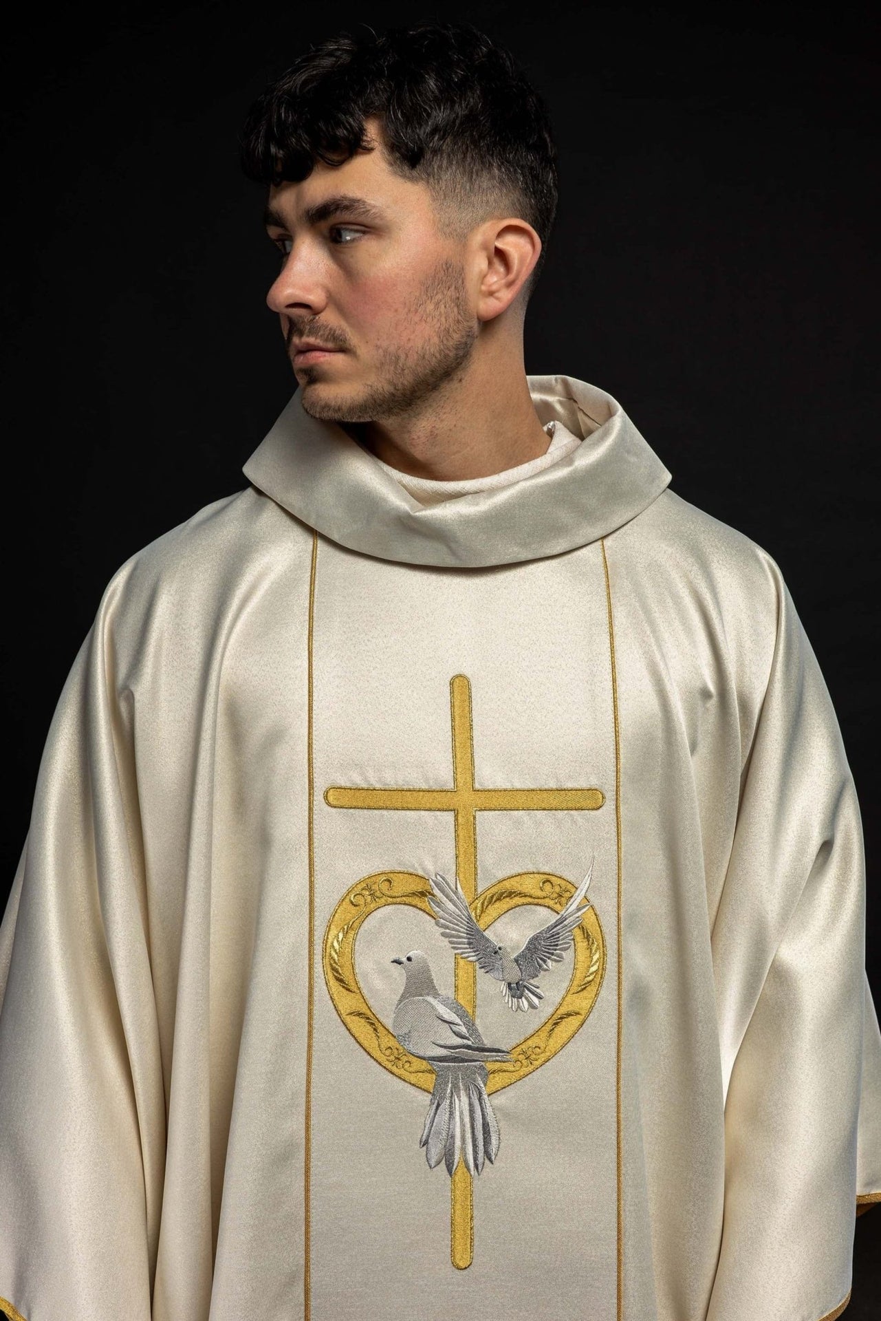 Ornat Ślubny Ecru z Gołębiami - Polski Producent - SZATYLITURGICZNE.PL