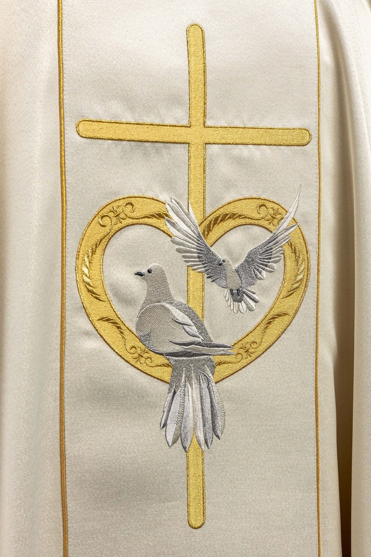 Ornat Ślubny Ecru z Gołębiami - Polski Producent - SZATYLITURGICZNE.PL