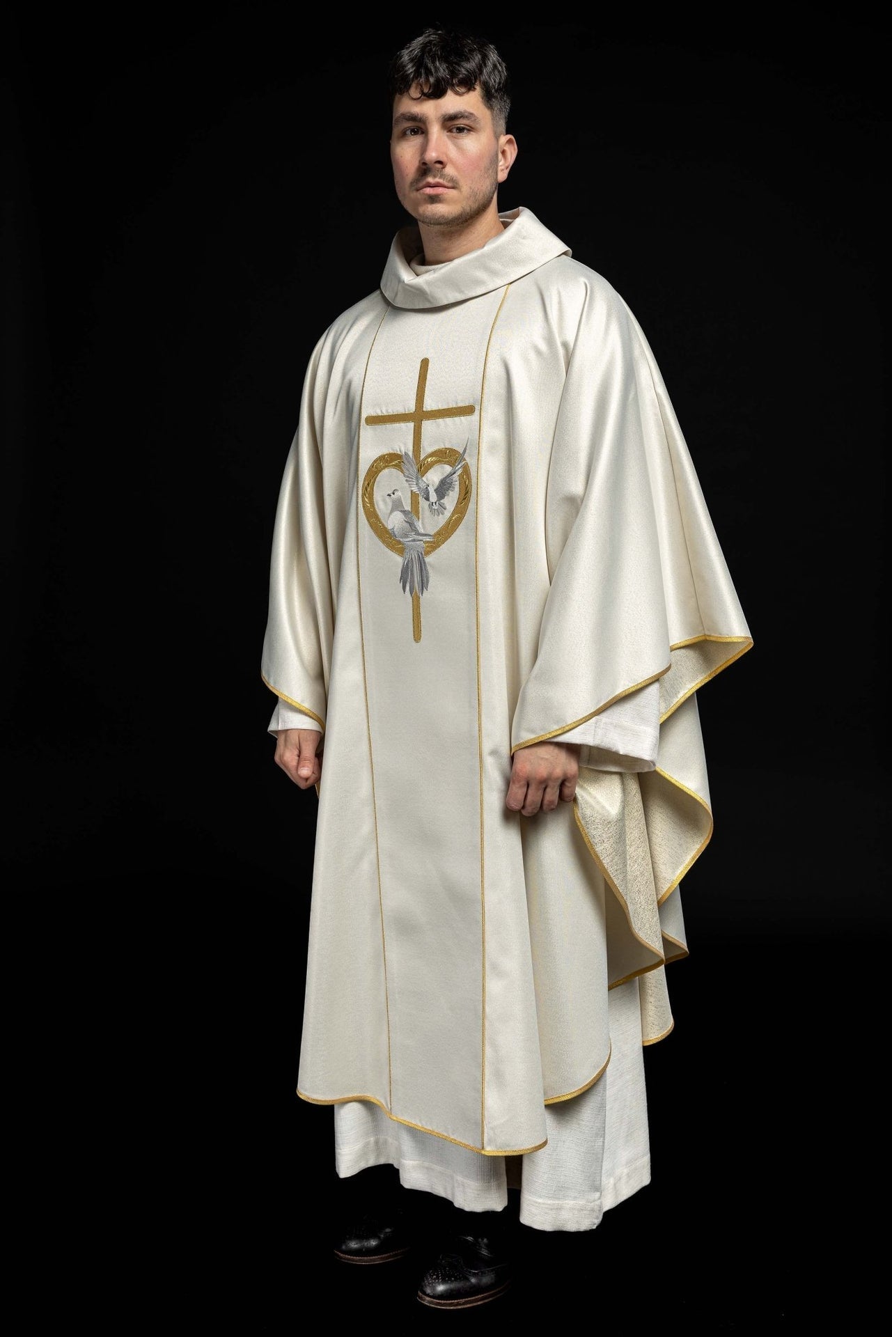 Ornat Ślubny Ecru z Gołębiami - Polski Producent - SZATYLITURGICZNE.PL