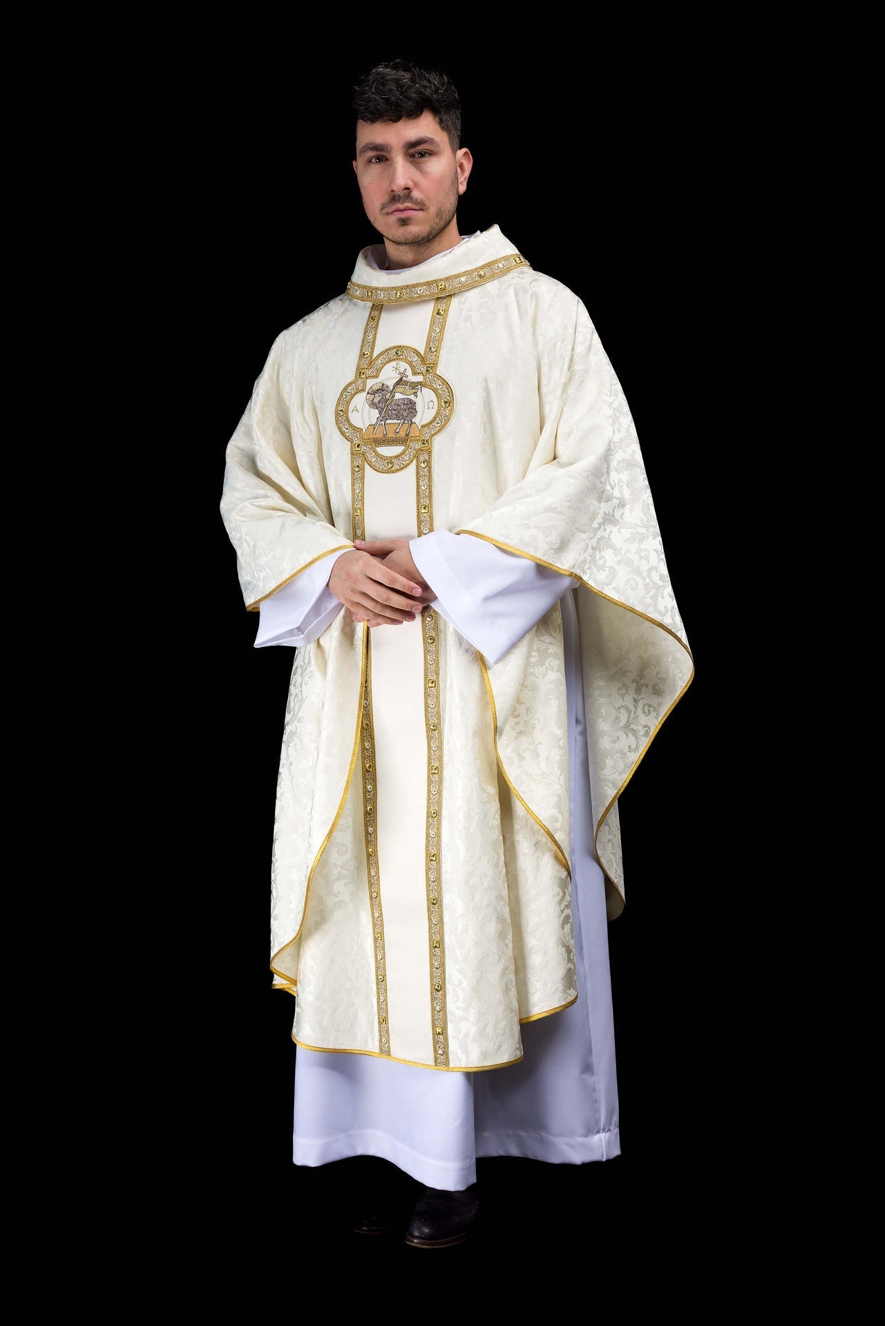 Ornat z pasem i haftem baranka wielkanocnego na tkaninie żakardowej - SZATYLITURGICZNE.PL