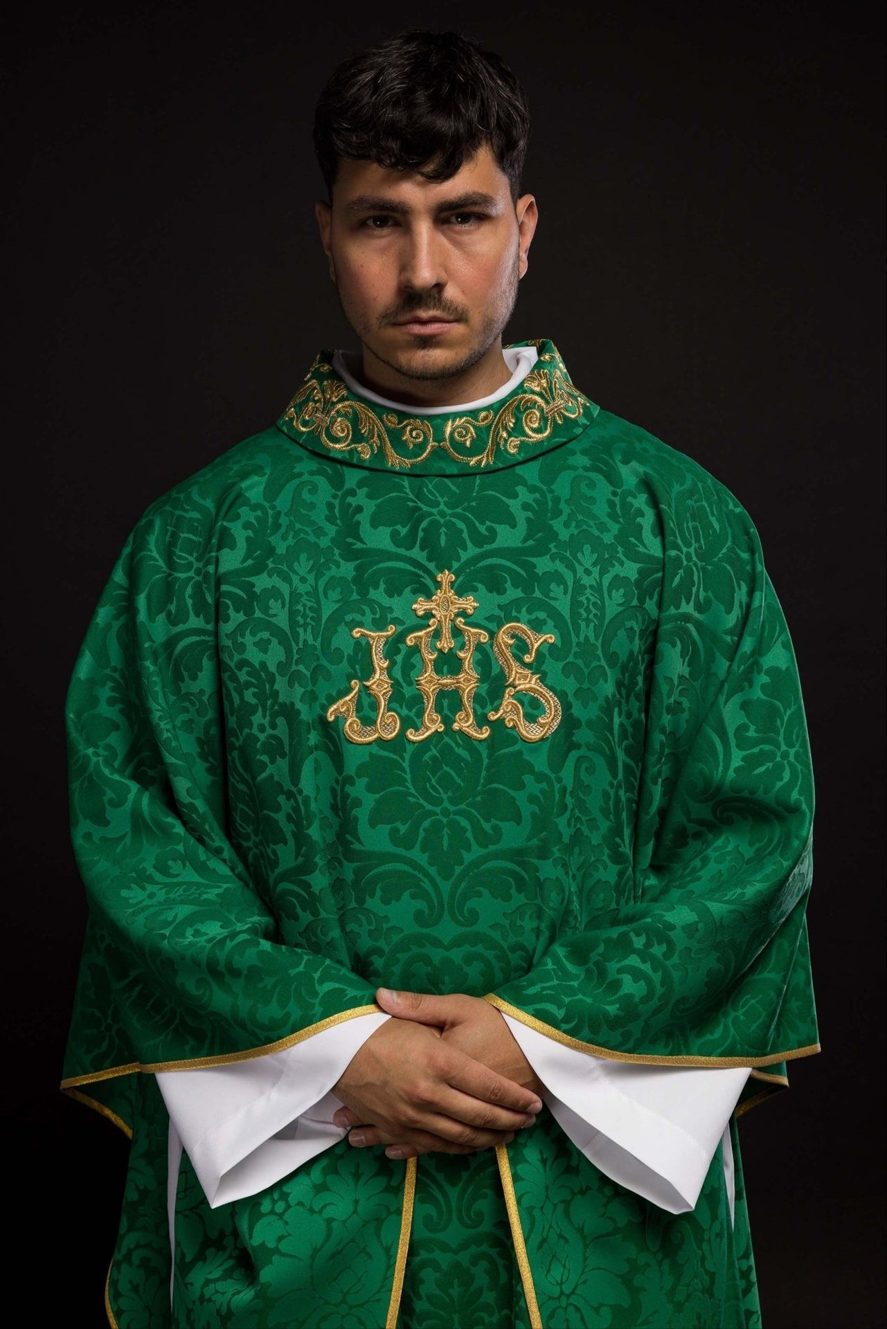 Ornat Zielony Liturgiczny IHS Złoty Haft - Polska Produkcja - SZATYLITURGICZNE.PL