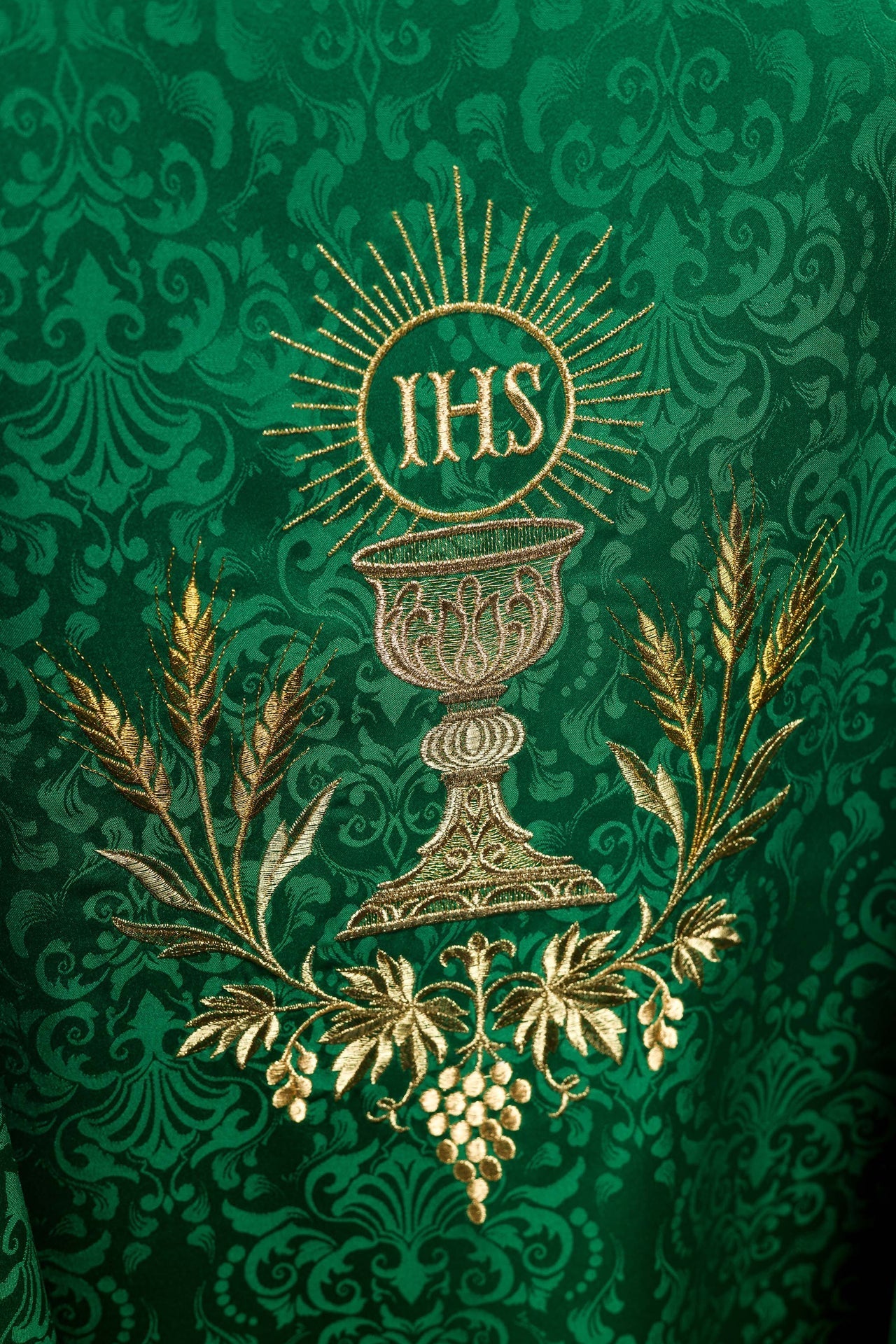 Ornat Zielony z Haftem Kielicha i Hostii Żakardowy - Liturgiczny - SZATYLITURGICZNE.PL