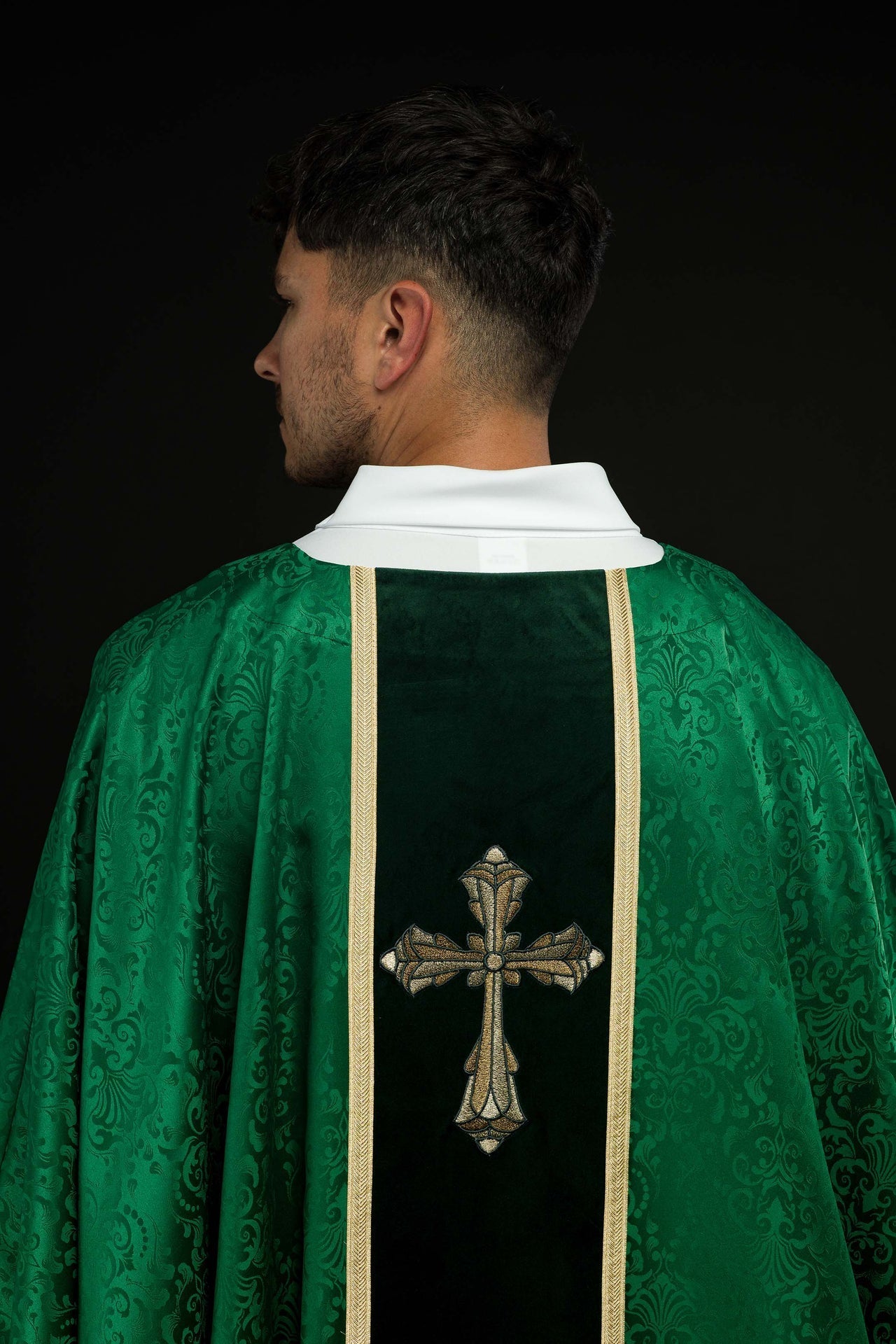 Ornat Zielony z Haftem Krzyża na Żakardzie - Szaty Liturgiczne - SZATYLITURGICZNE.PL