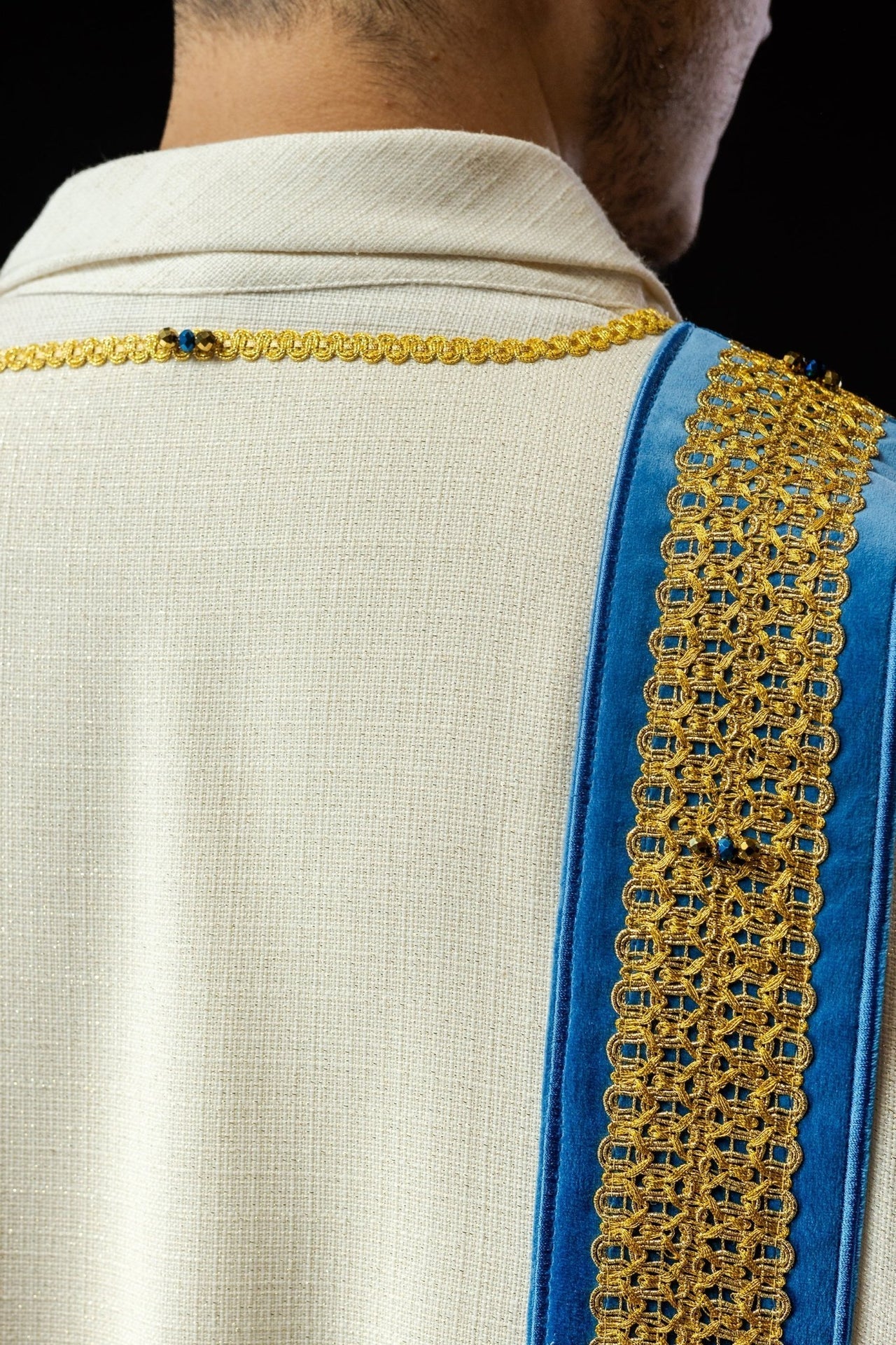 Ręcznie Robiona Dalmatyka z Kamieniami Naturalnymi - Handmade 1001 - SZATYLITURGICZNE.PL