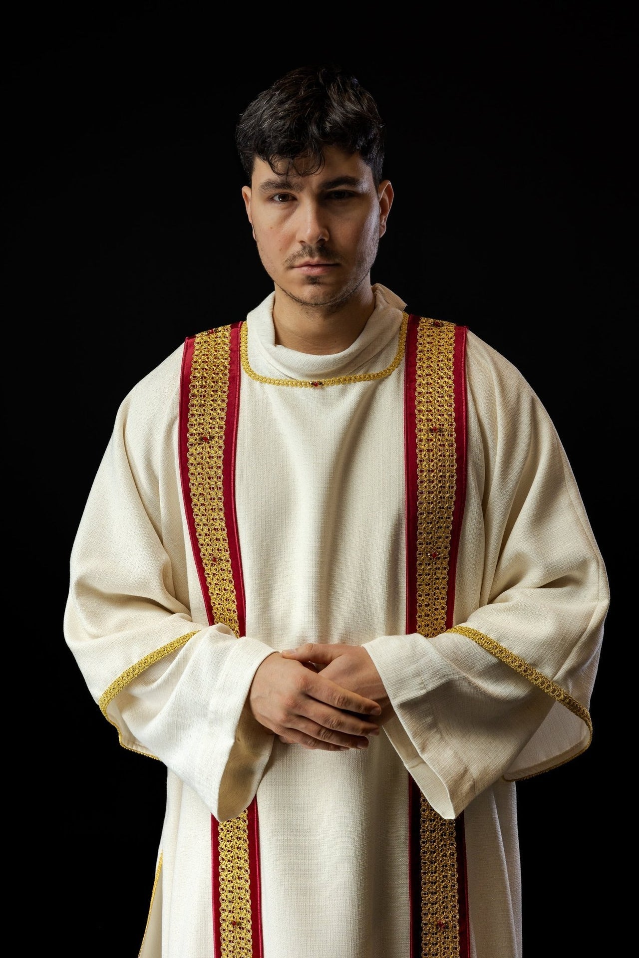 Ręcznie Robiona Dalmatyka z Kamieniami Naturalnymi - Kolekcja Handmade 1001 - SZATYLITURGICZNE.PL