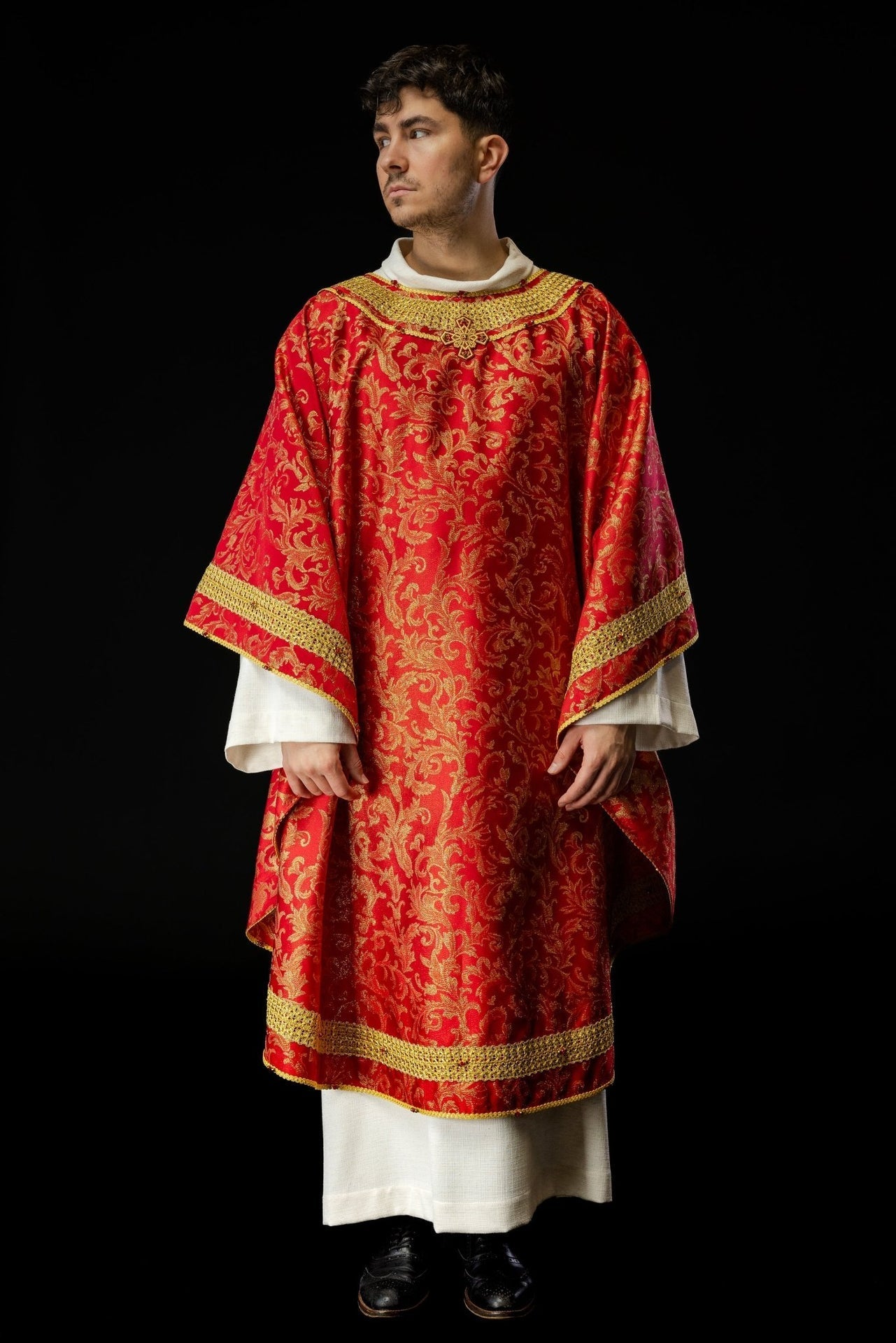 Ręcznie Robiony Ornat Czerwony z Kamieniami Szlachetnymi - Handmade 7010 - SZATYLITURGICZNE.PL