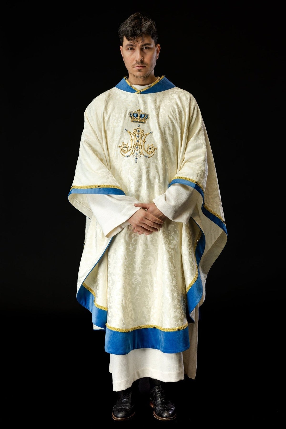 Ręcznie Robiony Ornat Maryjny z Kamieniami Szlachetnymi - Handmade 7006 - SZATYLITURGICZNE.PL