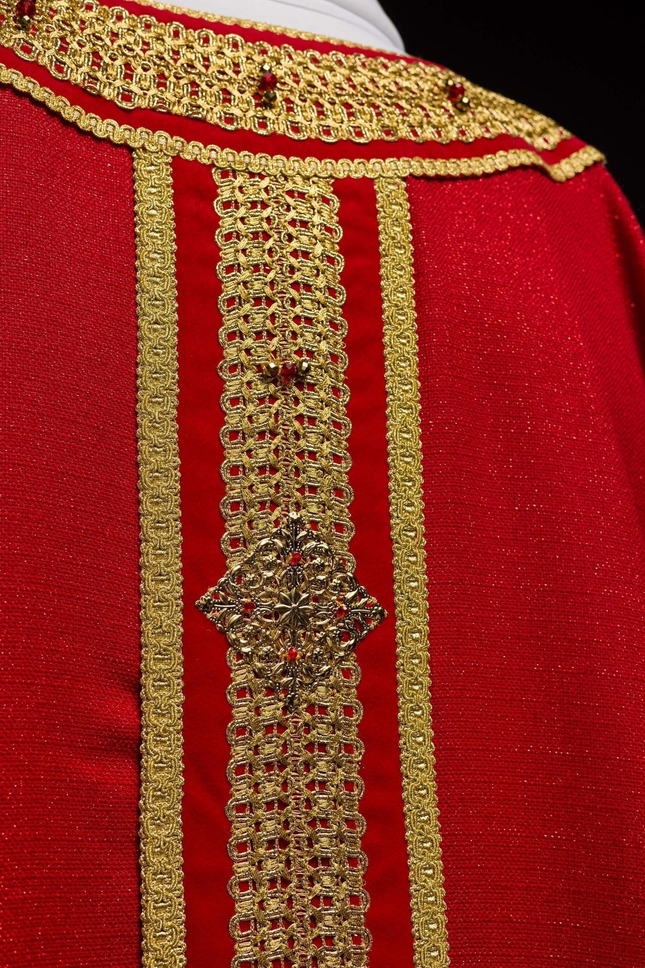 Ręcznie Robiony Ornat z Kamieniami Naturalnymi - Handmade 7001 - SZATYLITURGICZNE.PL