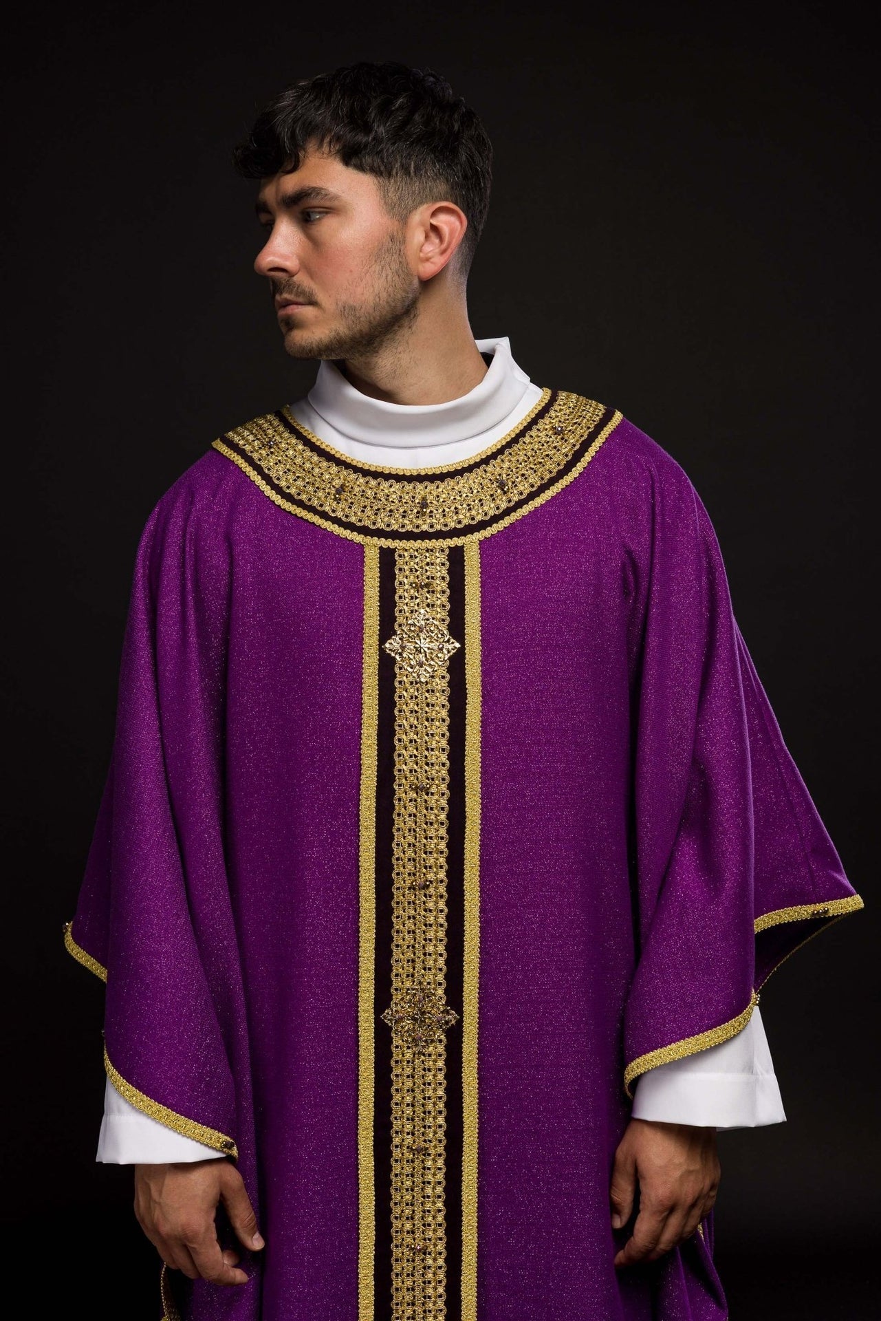 Ręcznie Robiony Ornat z Kamieniami Naturalnymi - Kolekcja Handmade 7001 - SZATYLITURGICZNE.PL