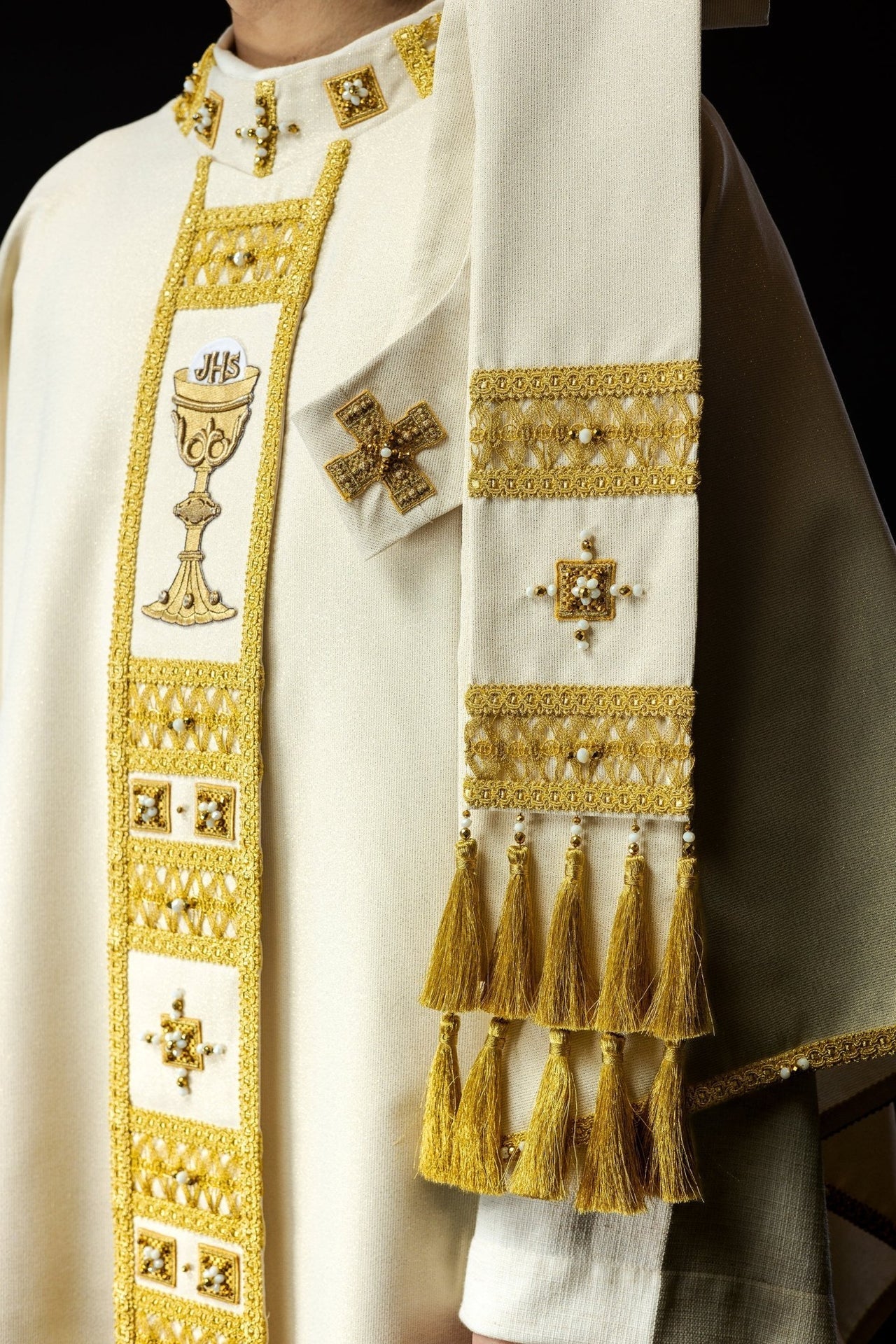 Ręcznie Robiony Ornat z Kamieniami Naturalnymi - Kolekcja Handmade 7008 - SZATYLITURGICZNE.PL