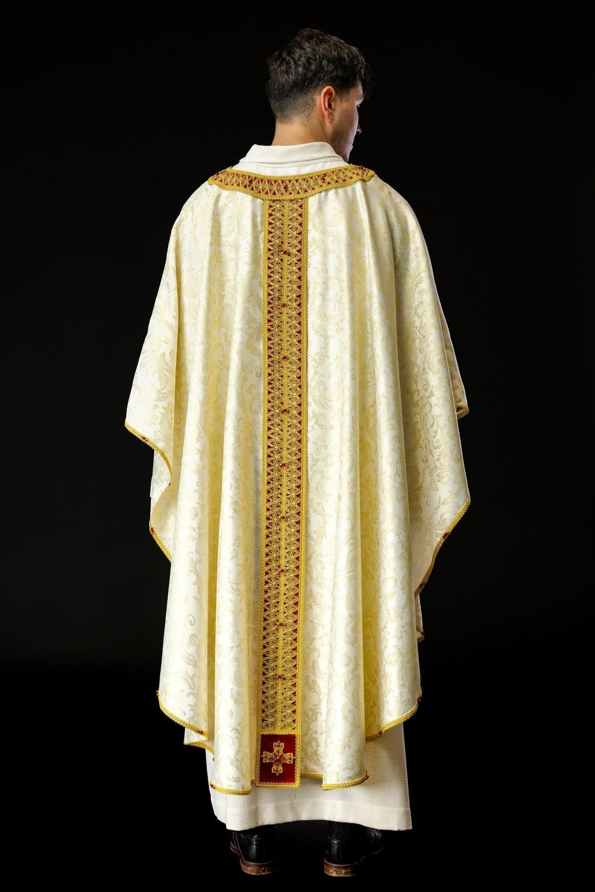 Ręcznie Robiony Ornat z Kamieniami Naturalnymi - Kolekcja Premium Handmade - SZATYLITURGICZNE.PL