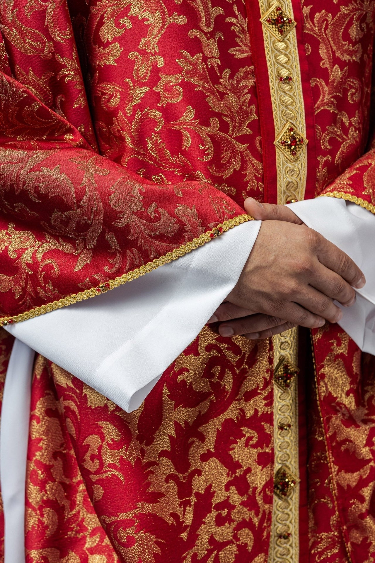 Ręcznie Robiony Ornat z Kamieniami Naturalnymi - Kolekcja Premium Handmade - SZATYLITURGICZNE.PL