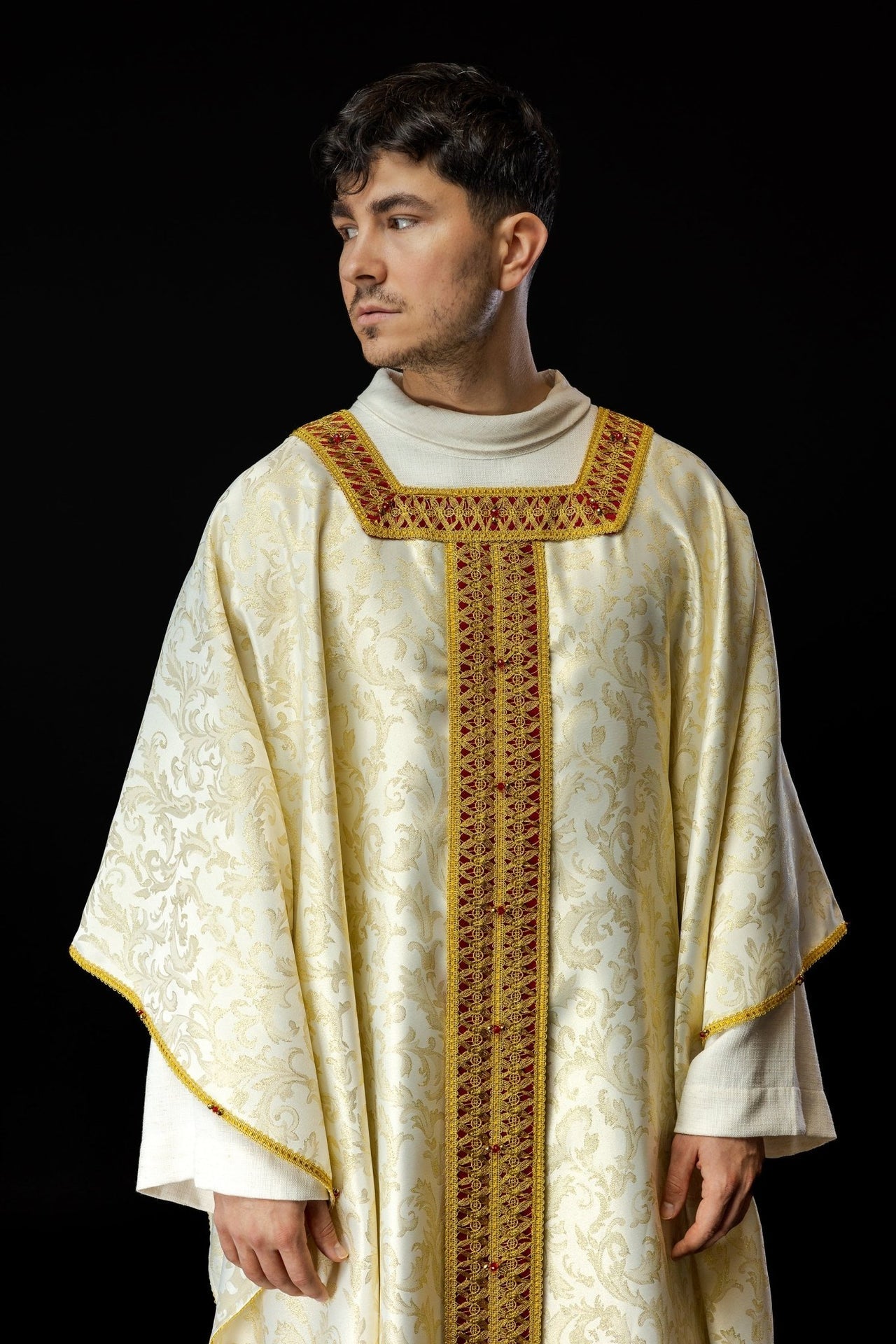 Ręcznie Robiony Ornat z Kamieniami Naturalnymi - Kolekcja Premium Handmade - SZATYLITURGICZNE.PL