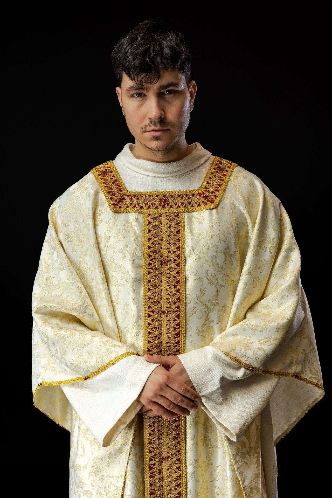 Ręcznie Robiony Ornat z Kamieniami Naturalnymi - Kolekcja Premium Handmade - SZATYLITURGICZNE.PL