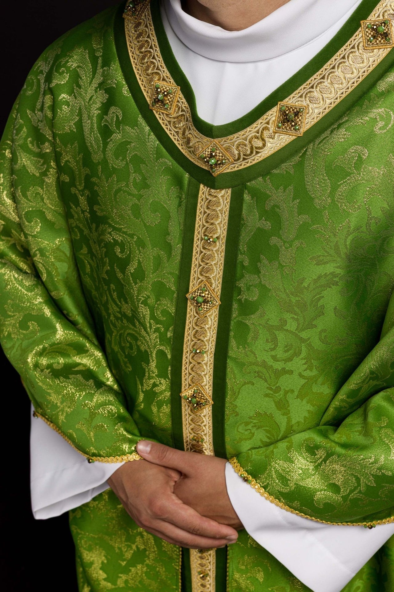 Ręcznie Robiony Ornat z Kamieniami Naturalnymi Premium - Kolekcja Handmade - SZATYLITURGICZNE.PL