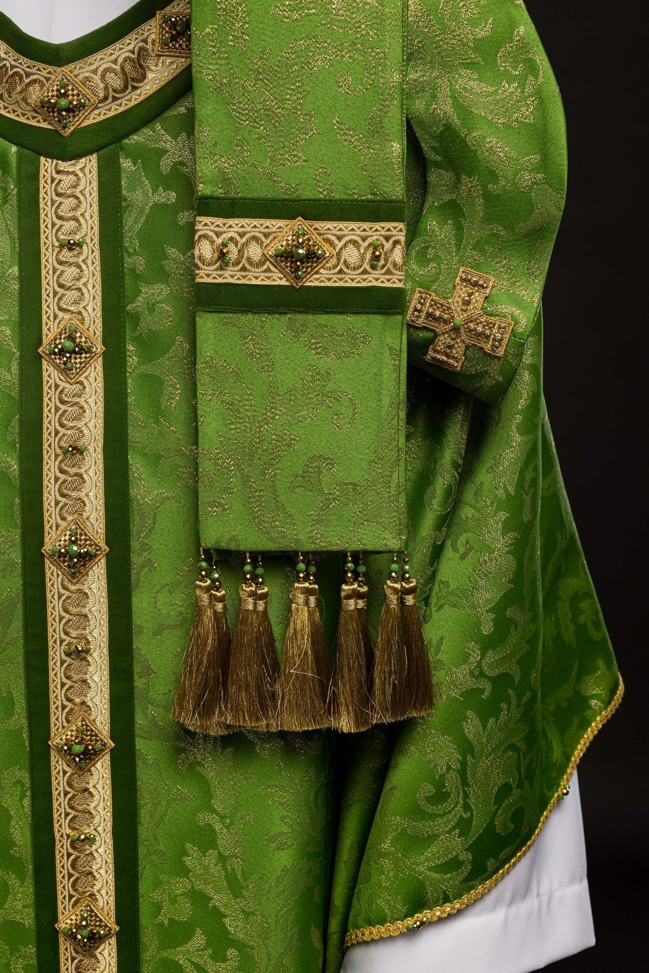 Ręcznie Robiony Ornat z Kamieniami Naturalnymi Premium - Kolekcja Handmade - SZATYLITURGICZNE.PL