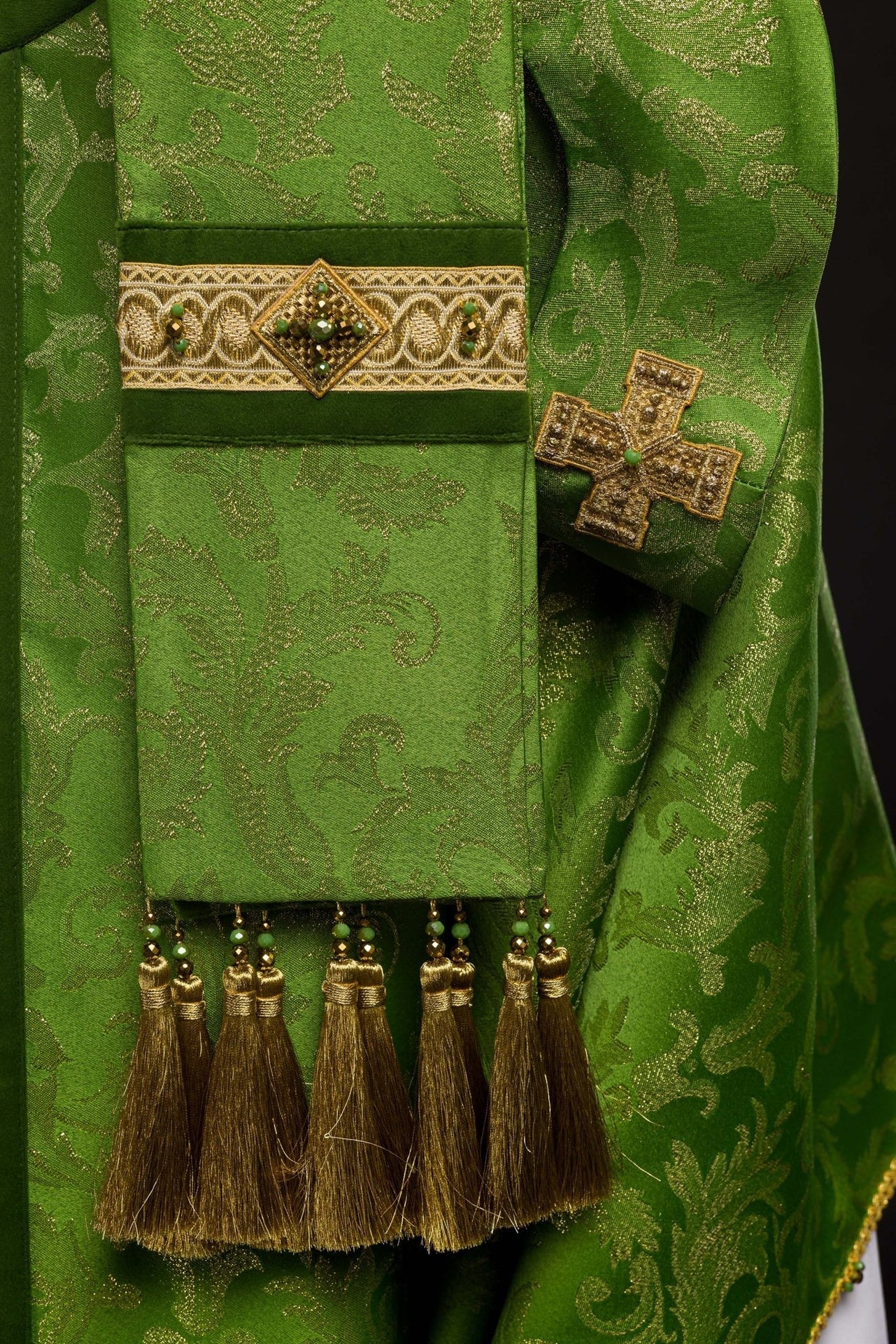 Ręcznie Robiony Ornat z Kamieniami Naturalnymi Premium - Kolekcja Handmade - SZATYLITURGICZNE.PL