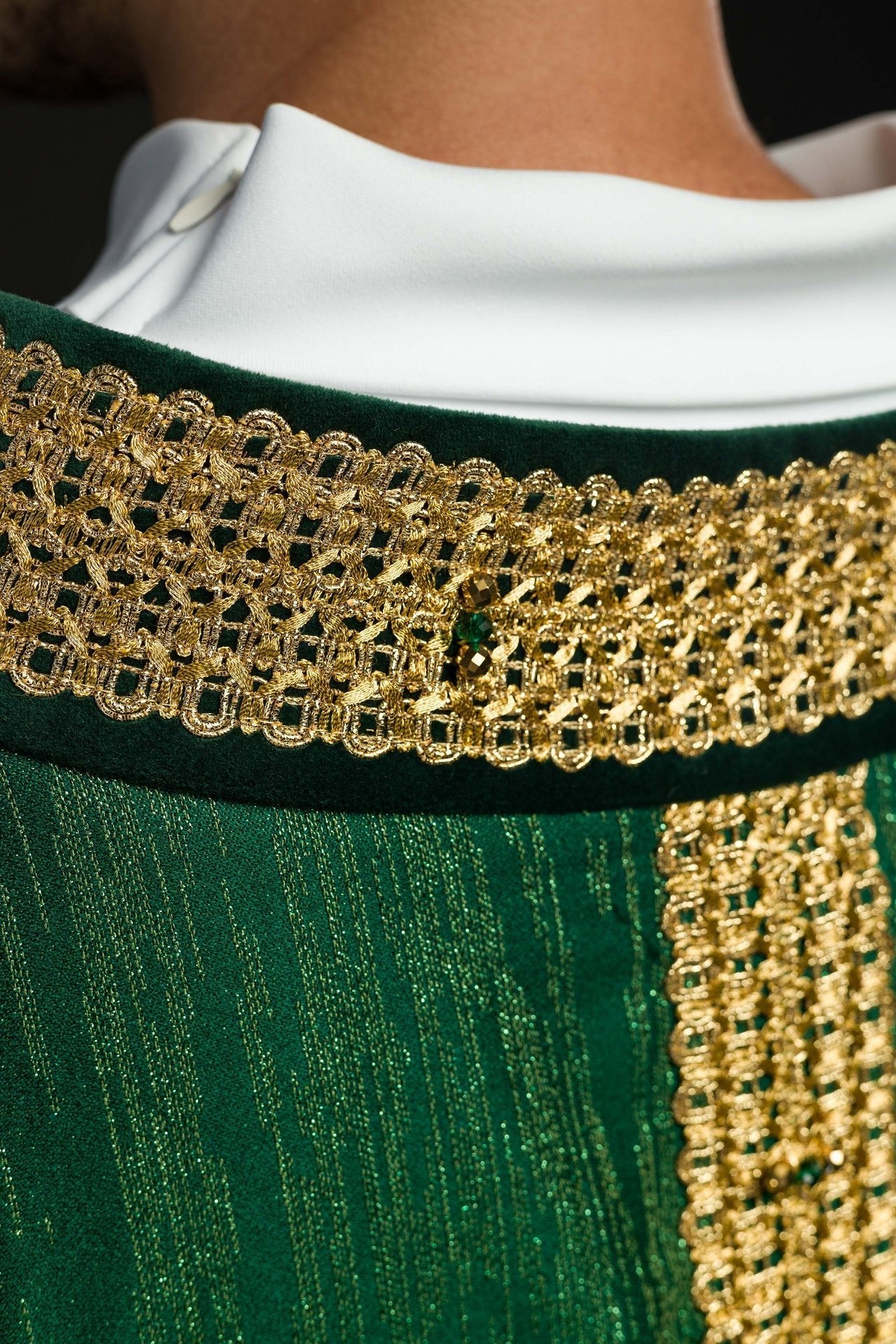 Ręcznie Robiony Ornat z Kamieniami Naturalnymi - Zielony Handmade 7015 - SZATYLITURGICZNE.PL