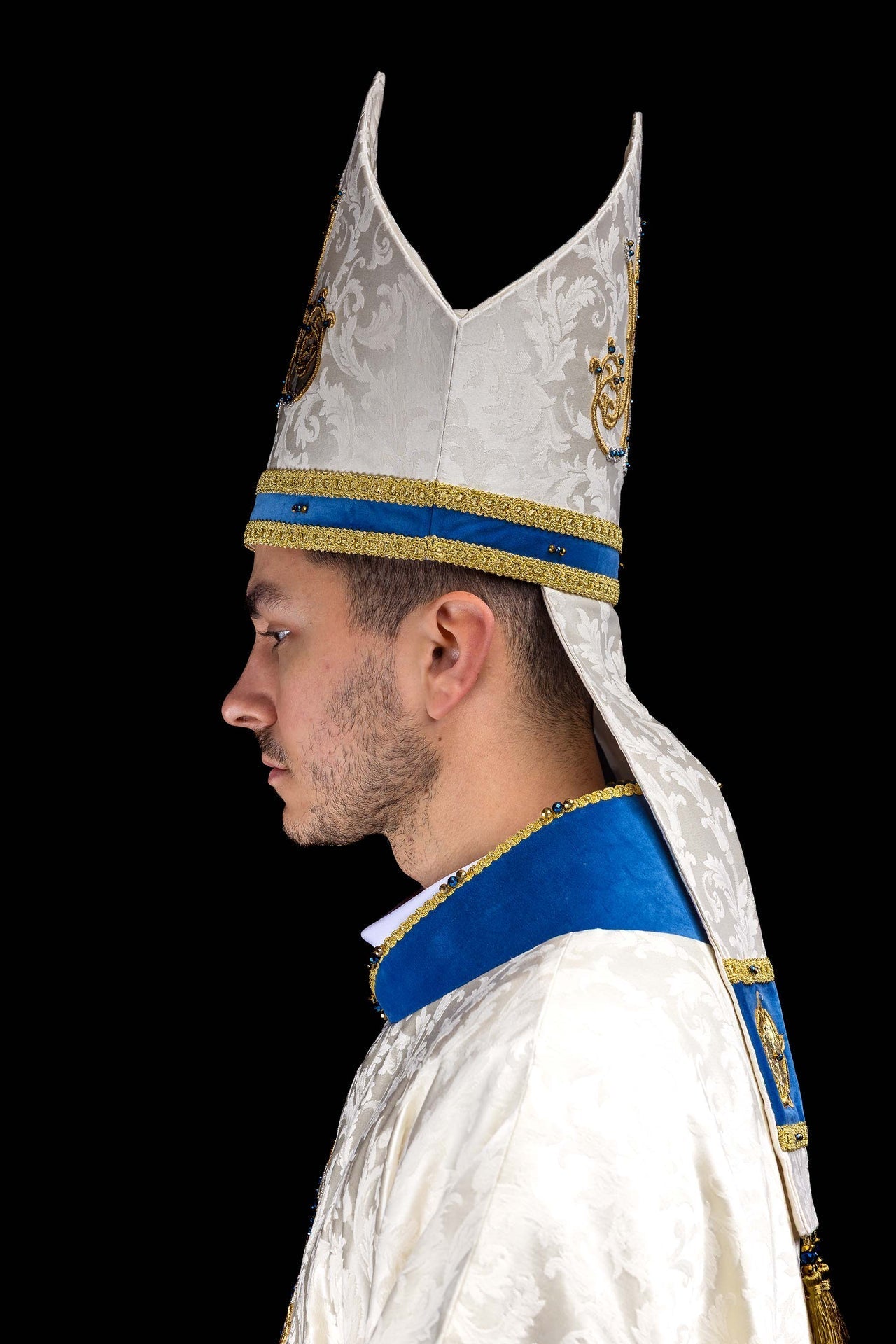 Ręcznie wykonana mitra maryjna z naturalnymi kamieniami Handmade 9006 - SZATYLITURGICZNE.PL