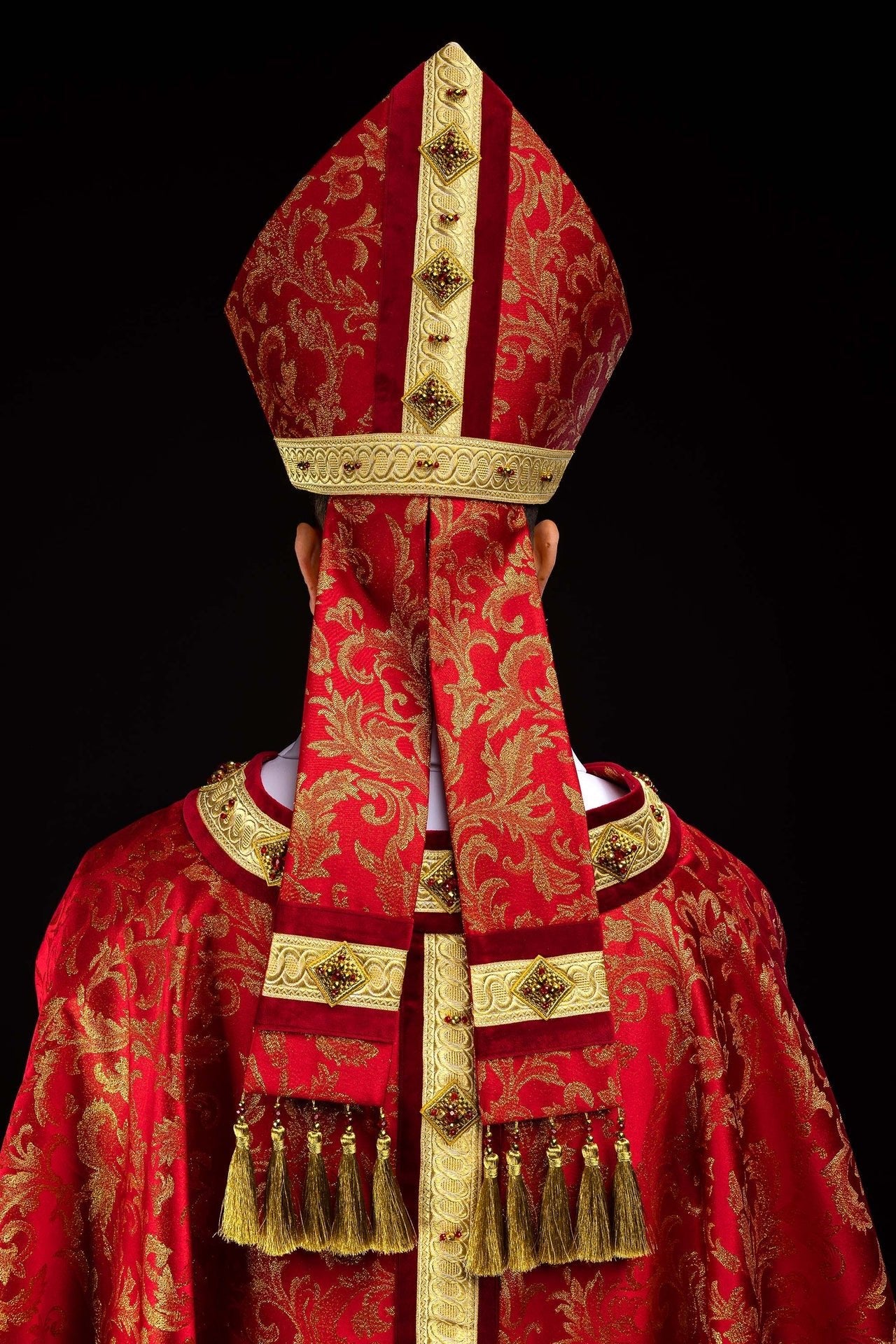 Ręcznie wykonana mitra z naturalnymi kamieniami Handmade 9003 - SZATYLITURGICZNE.PL