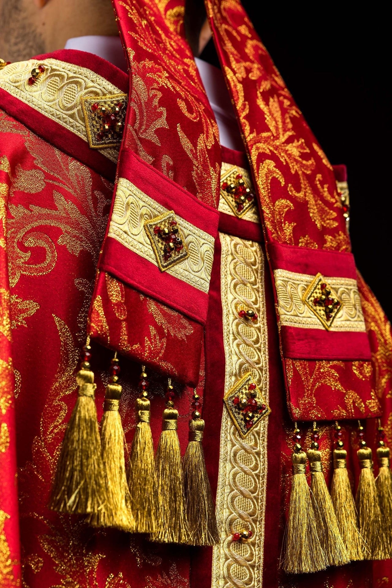 Ręcznie wykonana mitra z naturalnymi kamieniami Handmade 9003 - SZATYLITURGICZNE.PL