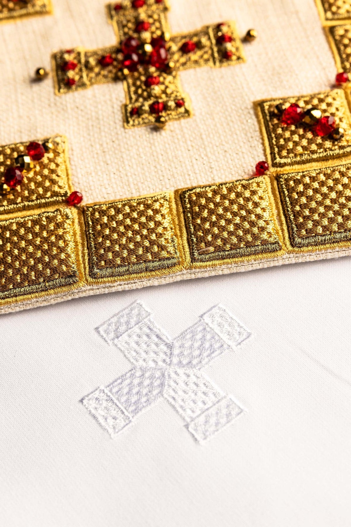 Ręcznie wykonany komplet kielichowy z naturalnymi kamieniami Handmade 5011 - SZATYLITURGICZNE.PL