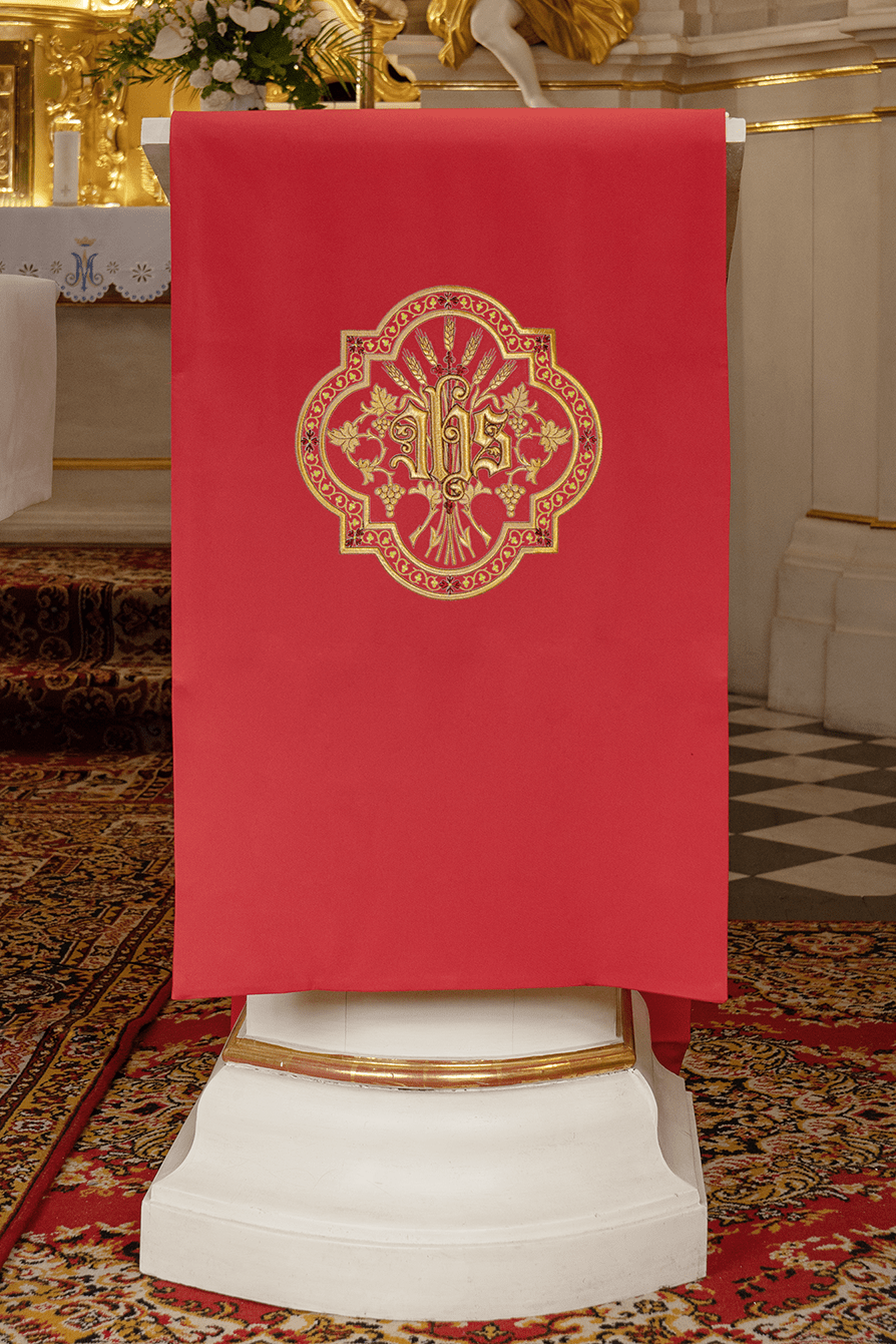 Serweta na Lektorium Czerwona ze Złotym Haftem I JHS - Liturgiczna - SZATYLITURGICZNE.PL