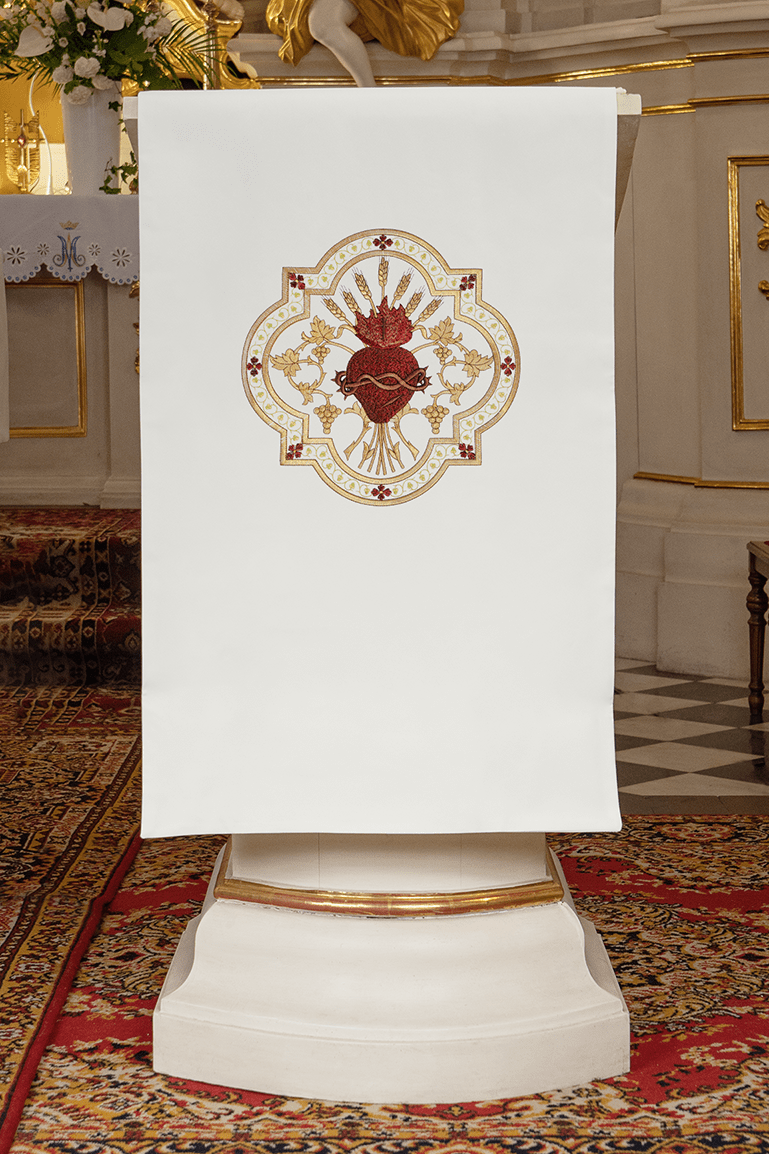 Serweta na Lektorium Ecru z Haftem Serca Jezusa - Liturgia - SZATYLITURGICZNE.PL