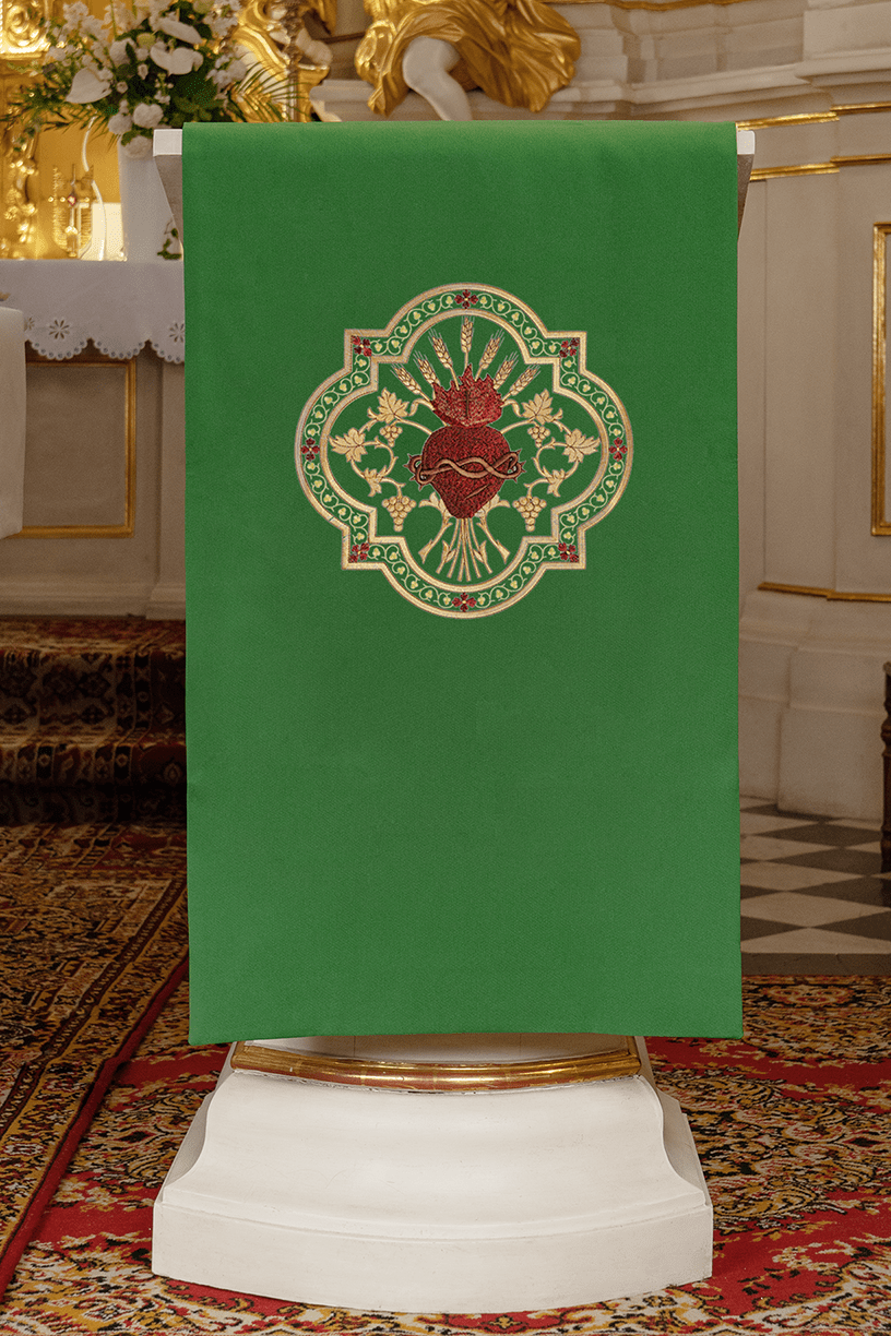 Serweta na Lektorium Zielona z Haftem Serca Jezusa - Polska Produkcja - SZATYLITURGICZNE.PL