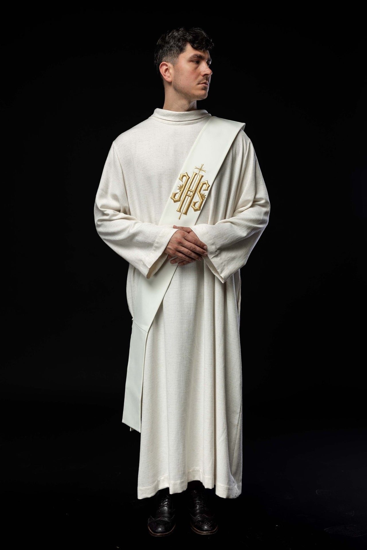 Stuła Diakońska IHS z Krzyżem - Elegancki Haft Liturgiczny - SZATYLITURGICZNE.PL