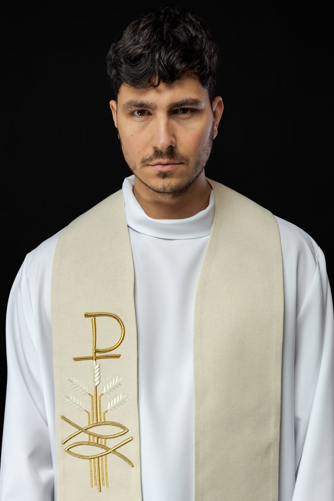 Stuła haftowana z motywem Pax, ryby i kłosa ecru - SZATYLITURGICZNE.PL