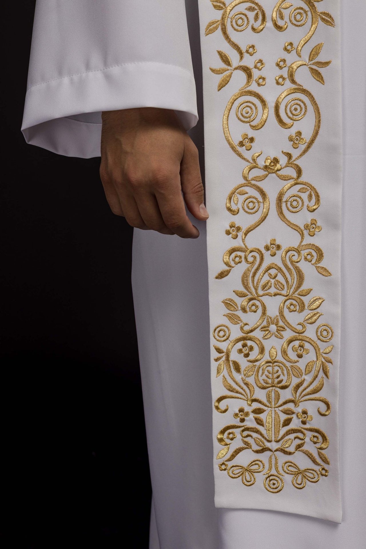 Stuła kapłańska biała z haftem Maryjnym - SZATYLITURGICZNE.PL