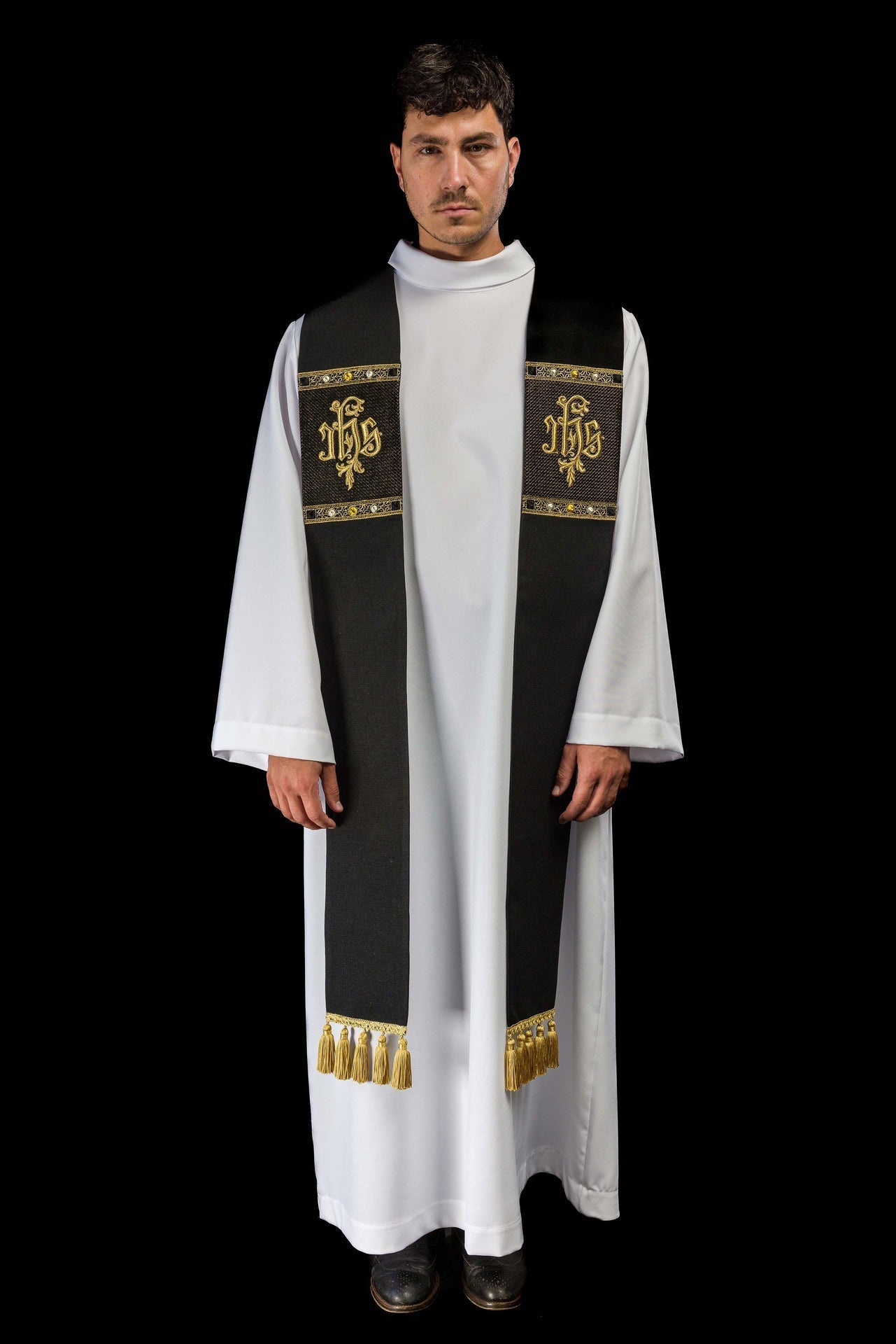 Stuła Kapłańska Czarna Haft IHS Złote Frędzle - Polska Produkcja - SZATYLITURGICZNE.PL