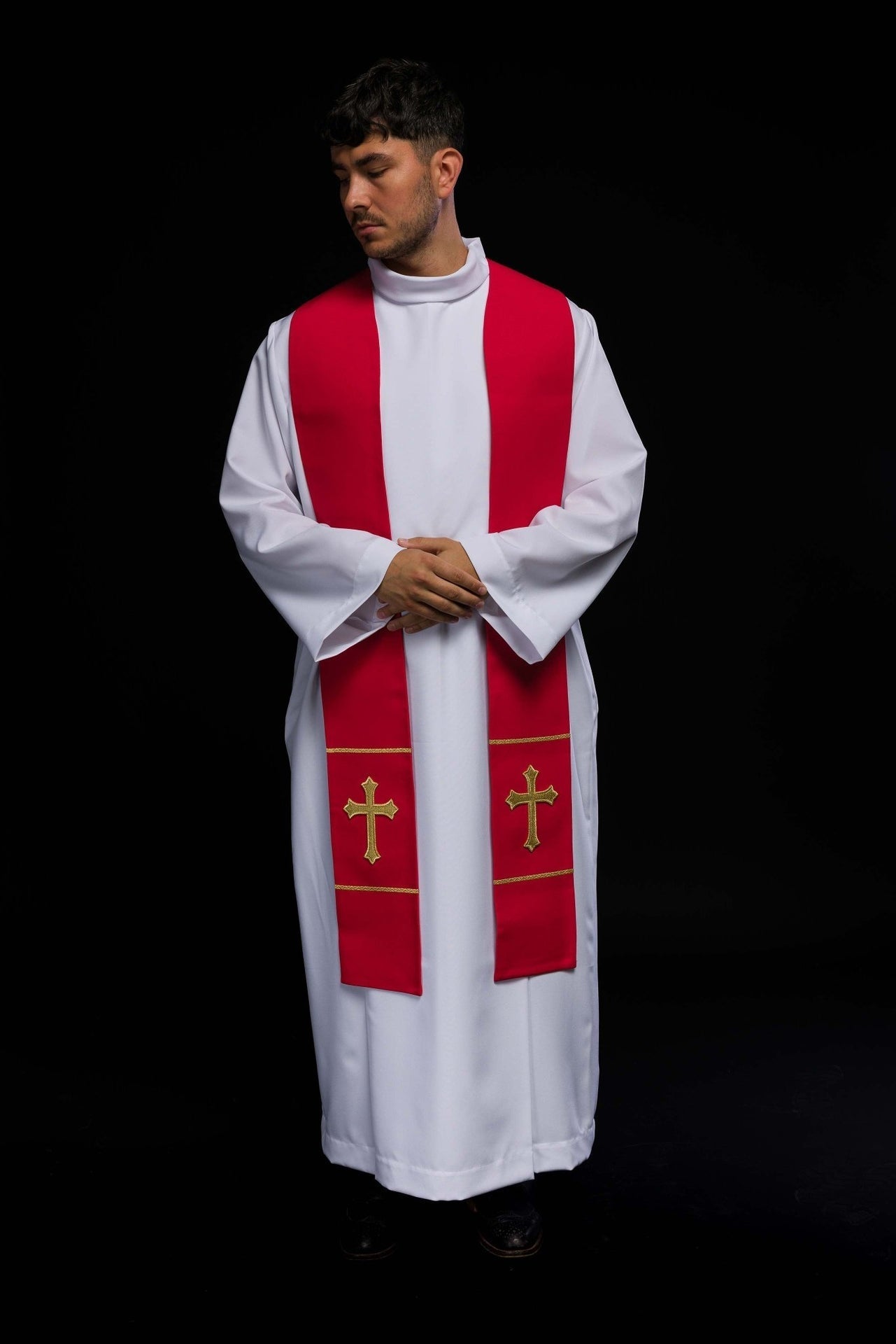 Stuła Kapłańska Czerwona Haftowana Krzyżem - Elegancka Liturgia - SZATYLITURGICZNE.PL