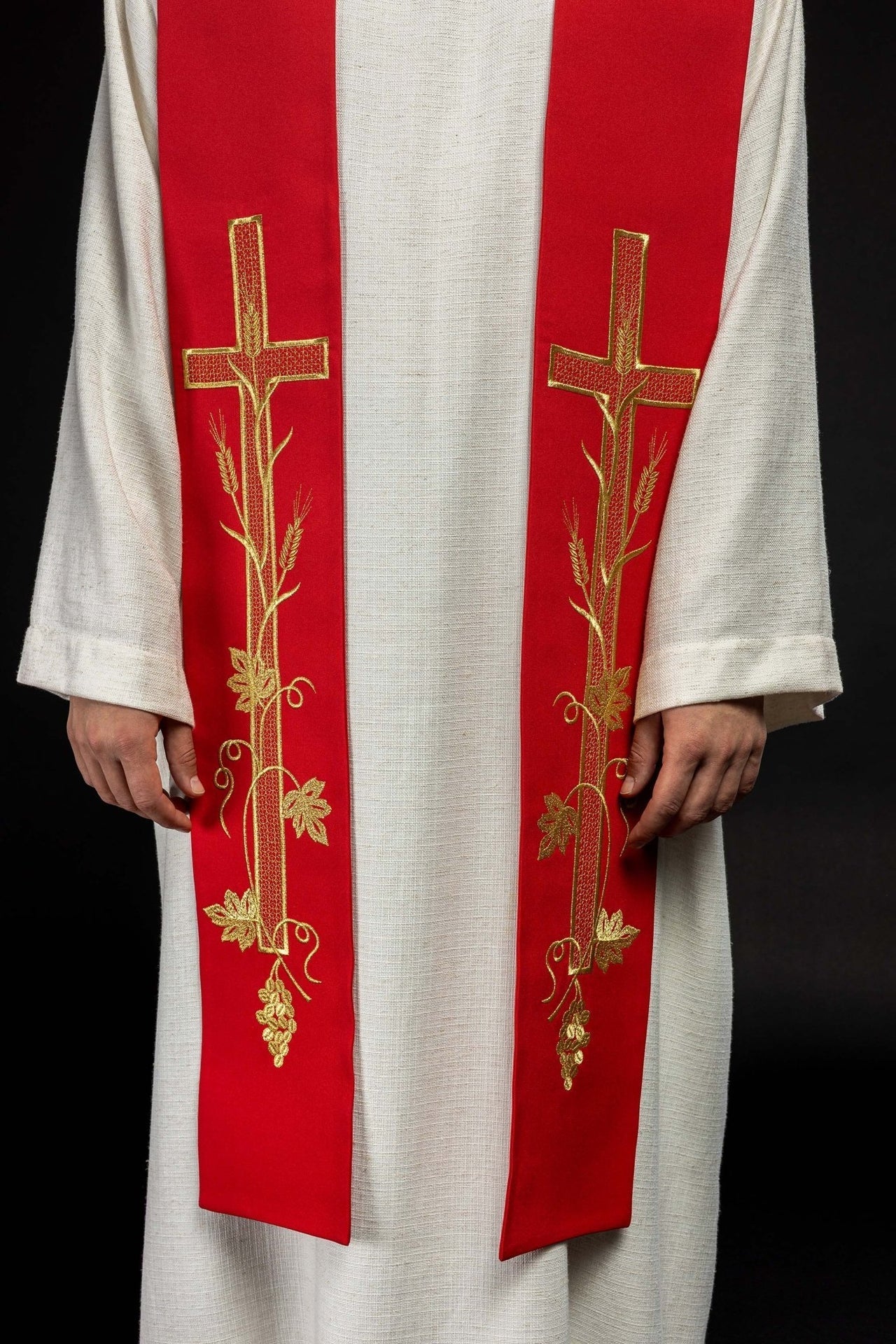 Stuła Kapłańska Czerwona Haftowana Krzyżem - Polska Produkcja - SZATYLITURGICZNE.PL