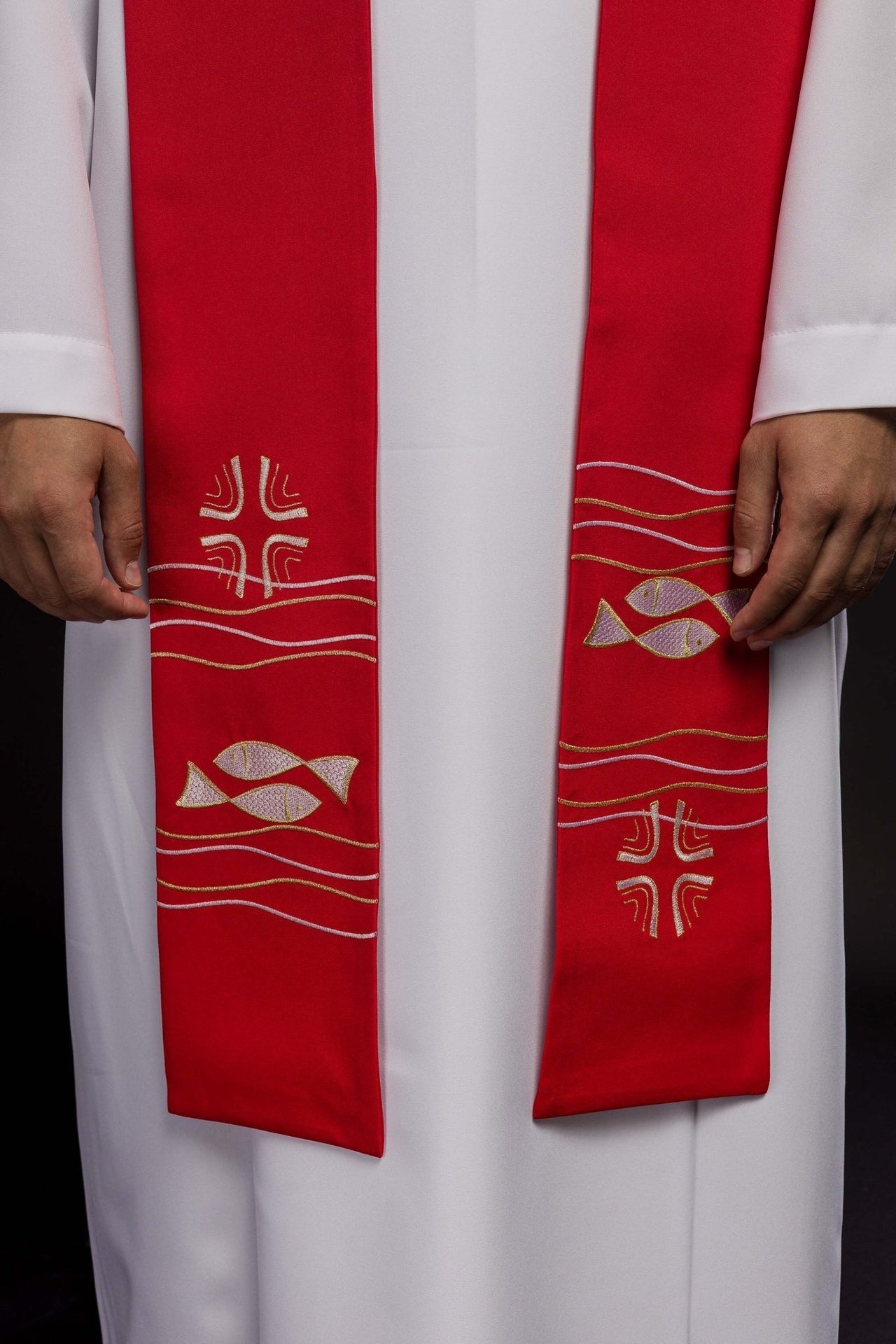 Stuła Kapłańska Czerwona Haftowana Ryby - Elegancka Liturgia - SZATYLITURGICZNE.PL