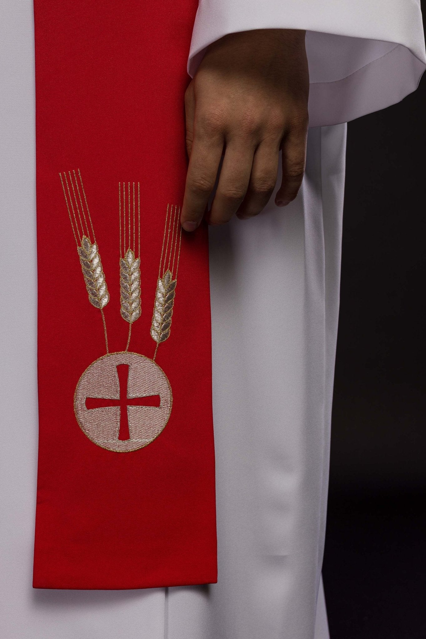 Stuła Kapłańska Czerwona z Haftem Kielicha i Winogron - Polska Produkcja - SZATYLITURGICZNE.PL