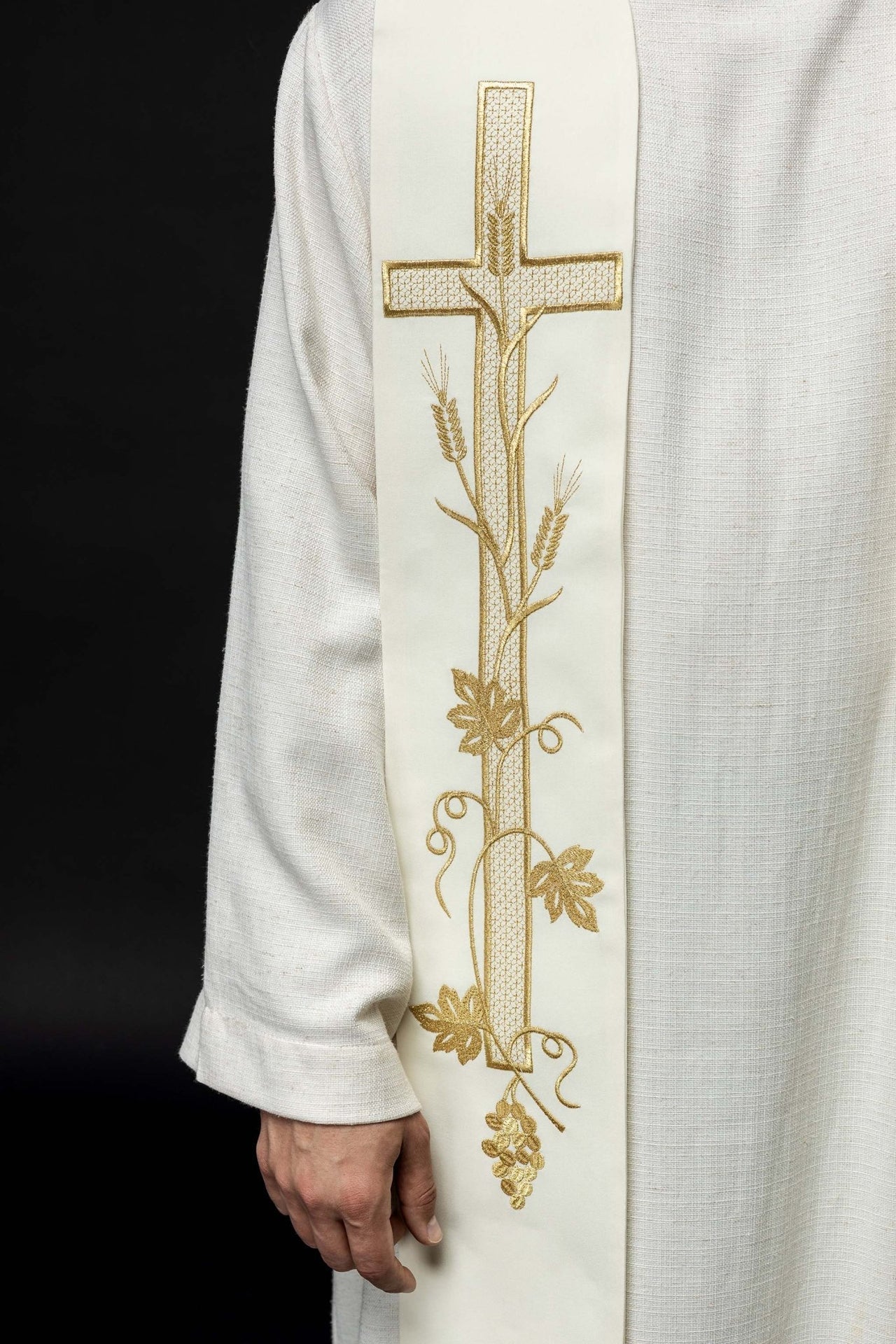Stuła Kapłańska Ecru Haftowana Krzyżem - Elegancka Szata Liturgiczna - SZATYLITURGICZNE.PL