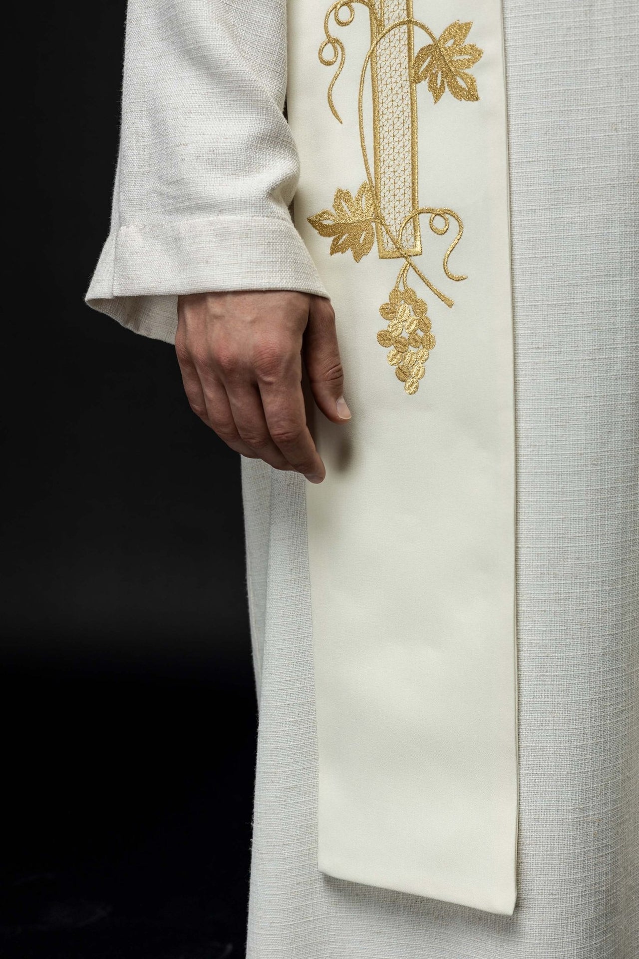 Stuła Kapłańska Ecru Haftowana Krzyżem - Elegancka Szata Liturgiczna - SZATYLITURGICZNE.PL