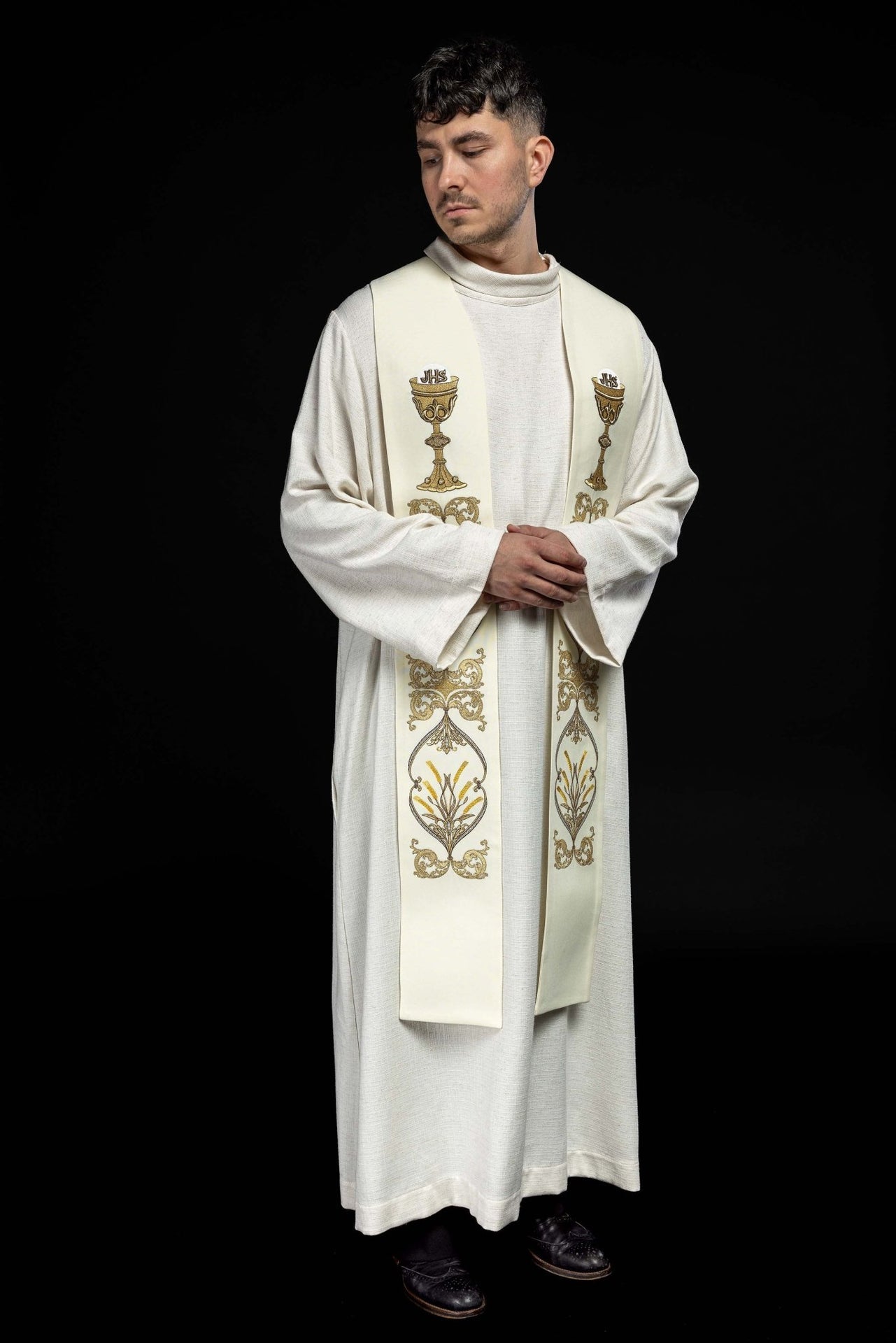 Stuła Kapłańska Ecru Kielich IHS - Haftowana Szata Liturgiczna - SZATYLITURGICZNE.PL
