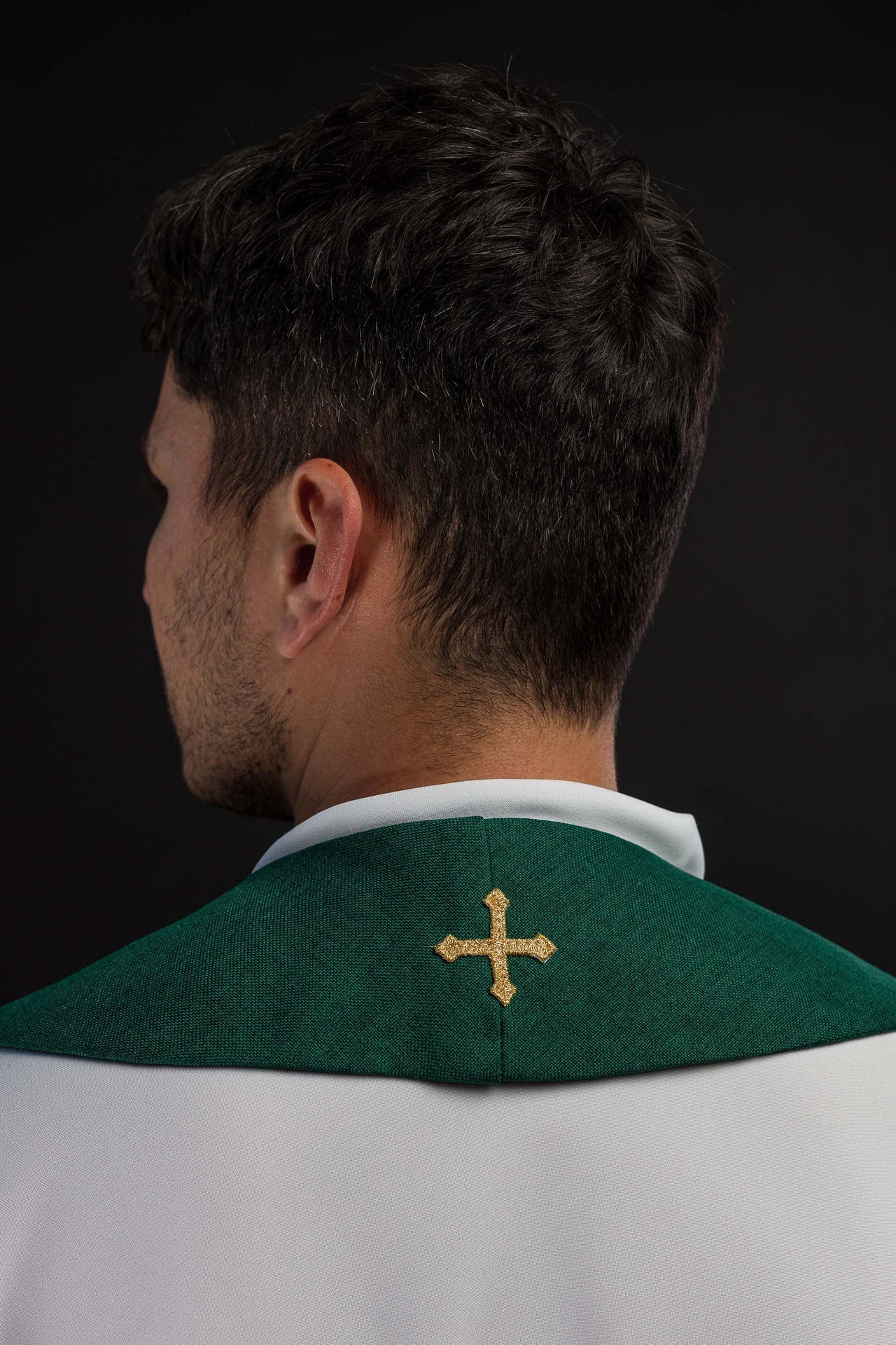 Stuła Kapłańska Zielona Haft IHS Złote Frędzle - Polska Produkcja - SZATYLITURGICZNE.PL