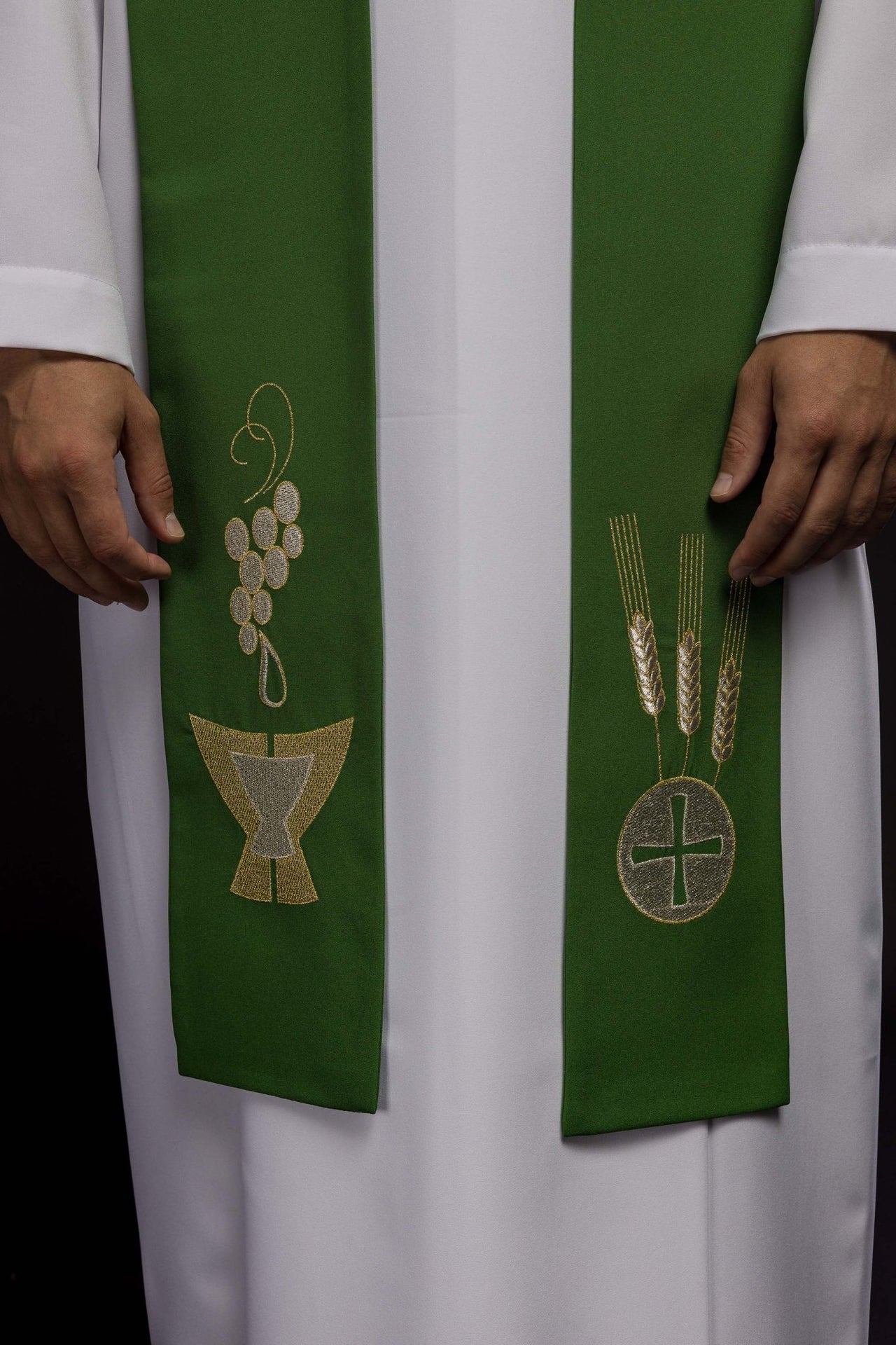 Stuła Kapłańska Zielona Haftowana Kielich - Kłosy - Winogrona - SZATYLITURGICZNE.PL