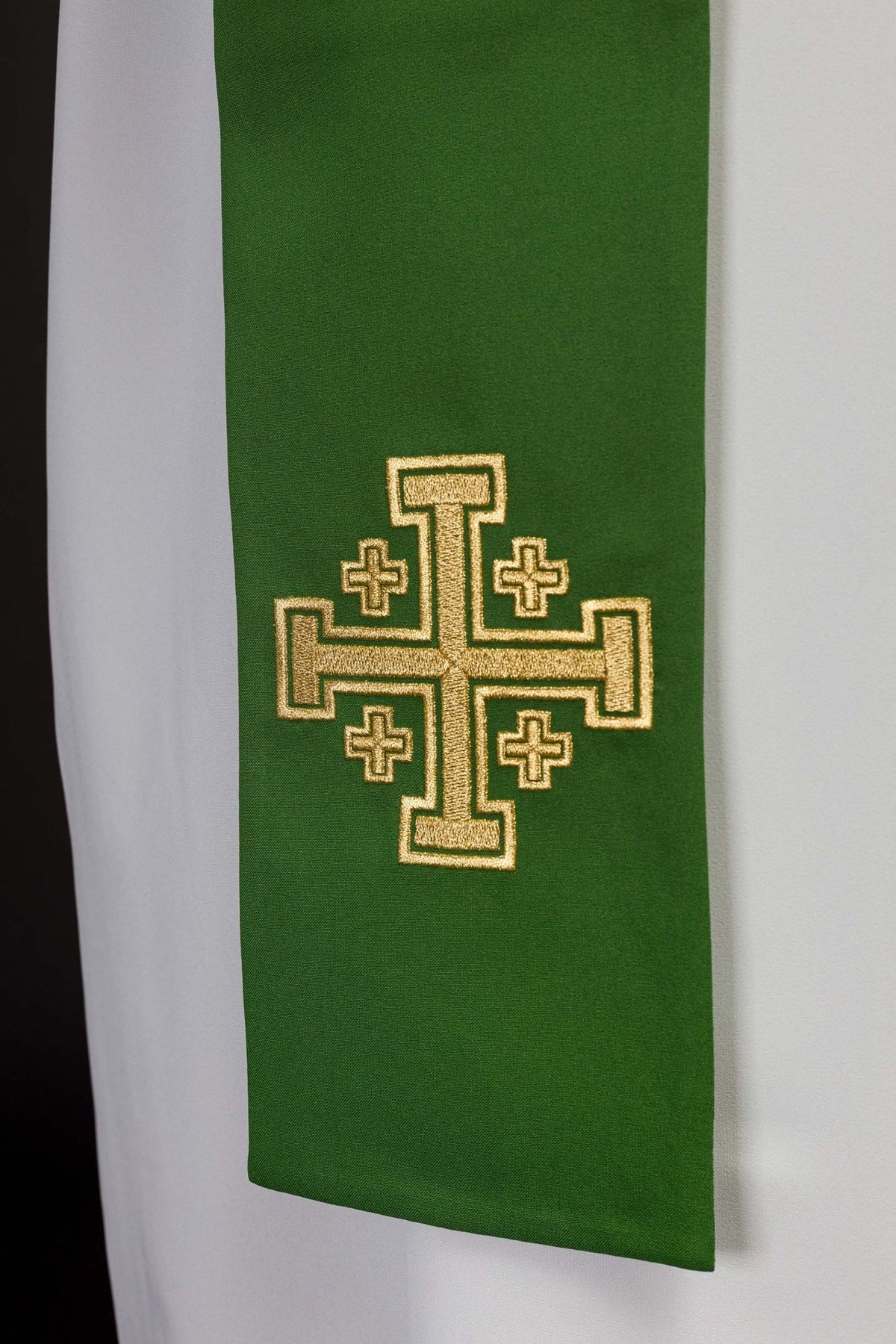 Stuła Kapłańska Zielona Haftowana Krzyżem Jerozolimskim - SZATYLITURGICZNE.PL