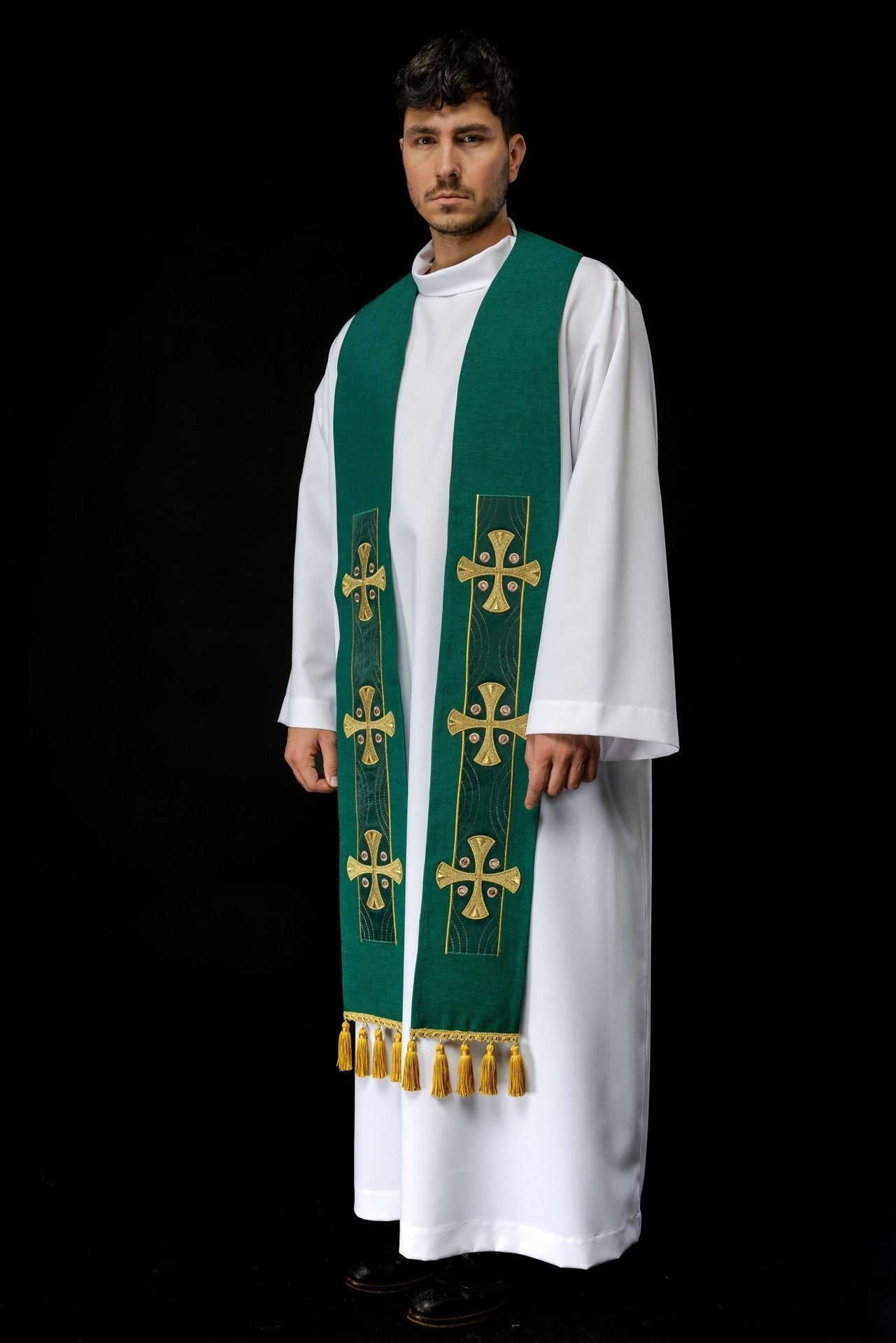 Stuła Kapłańska Zielona Haftowana w Krzyże - Elegancka Liturgia - SZATYLITURGICZNE.PL
