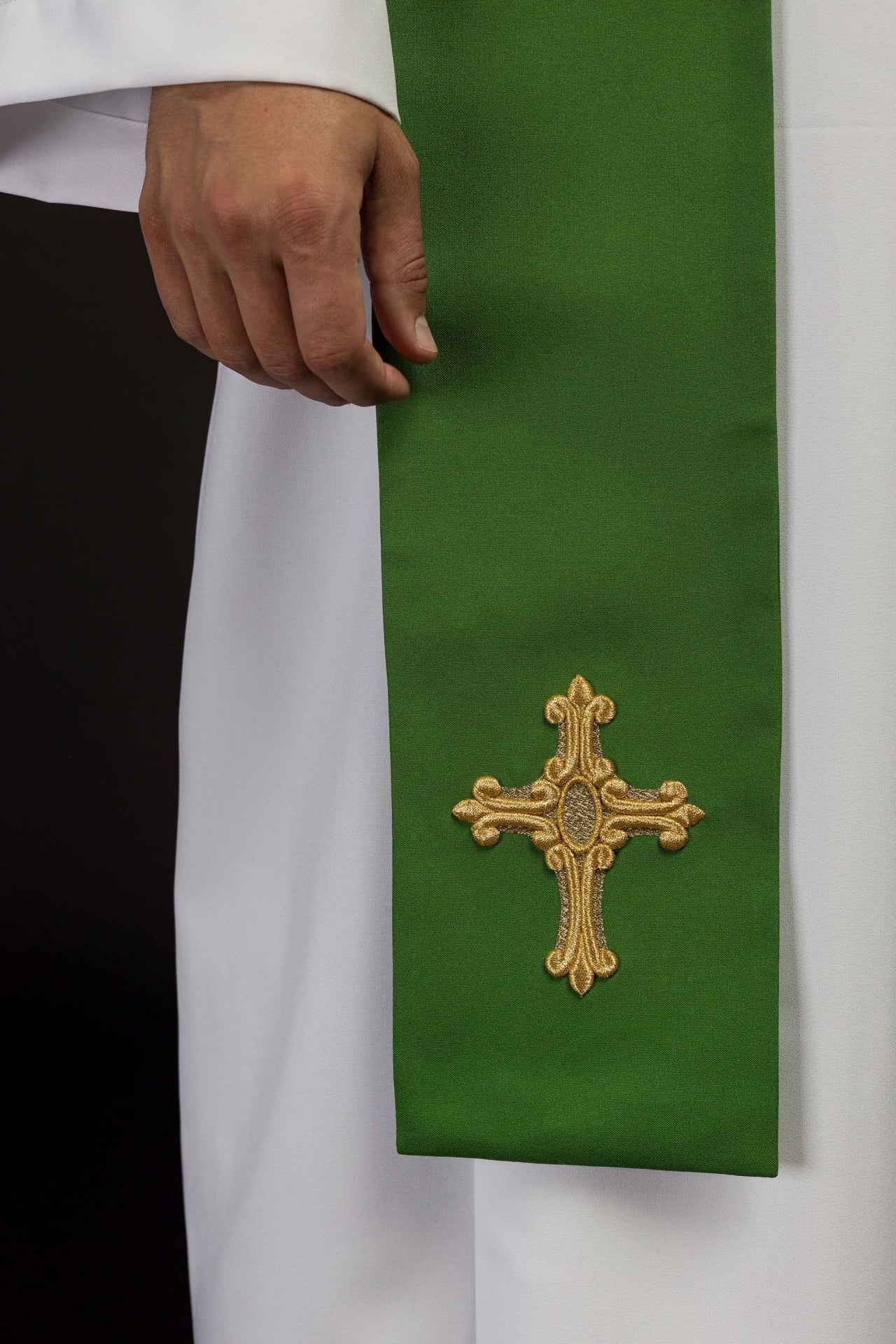 Stuła Kapłańska Zielona z Haftem Krzyża i IHS - Polska Produkcja - SZATYLITURGICZNE.PL
